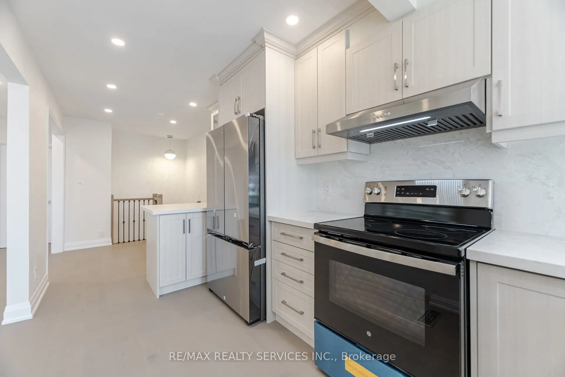 8772 Wellington 124 Road W