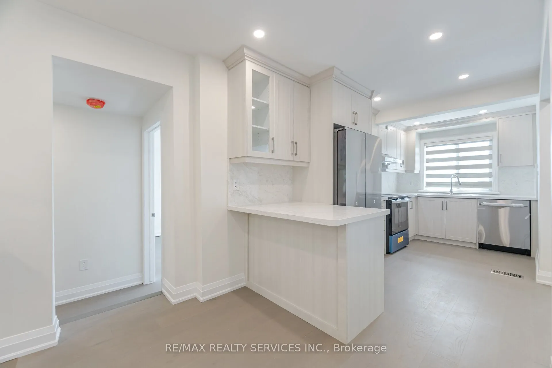 8772 Wellington 124 Road W