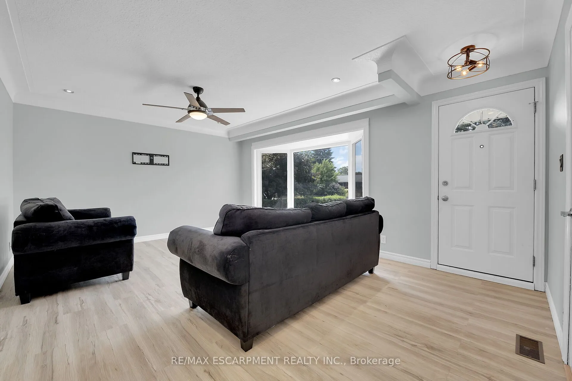 46 Oriole Crescent