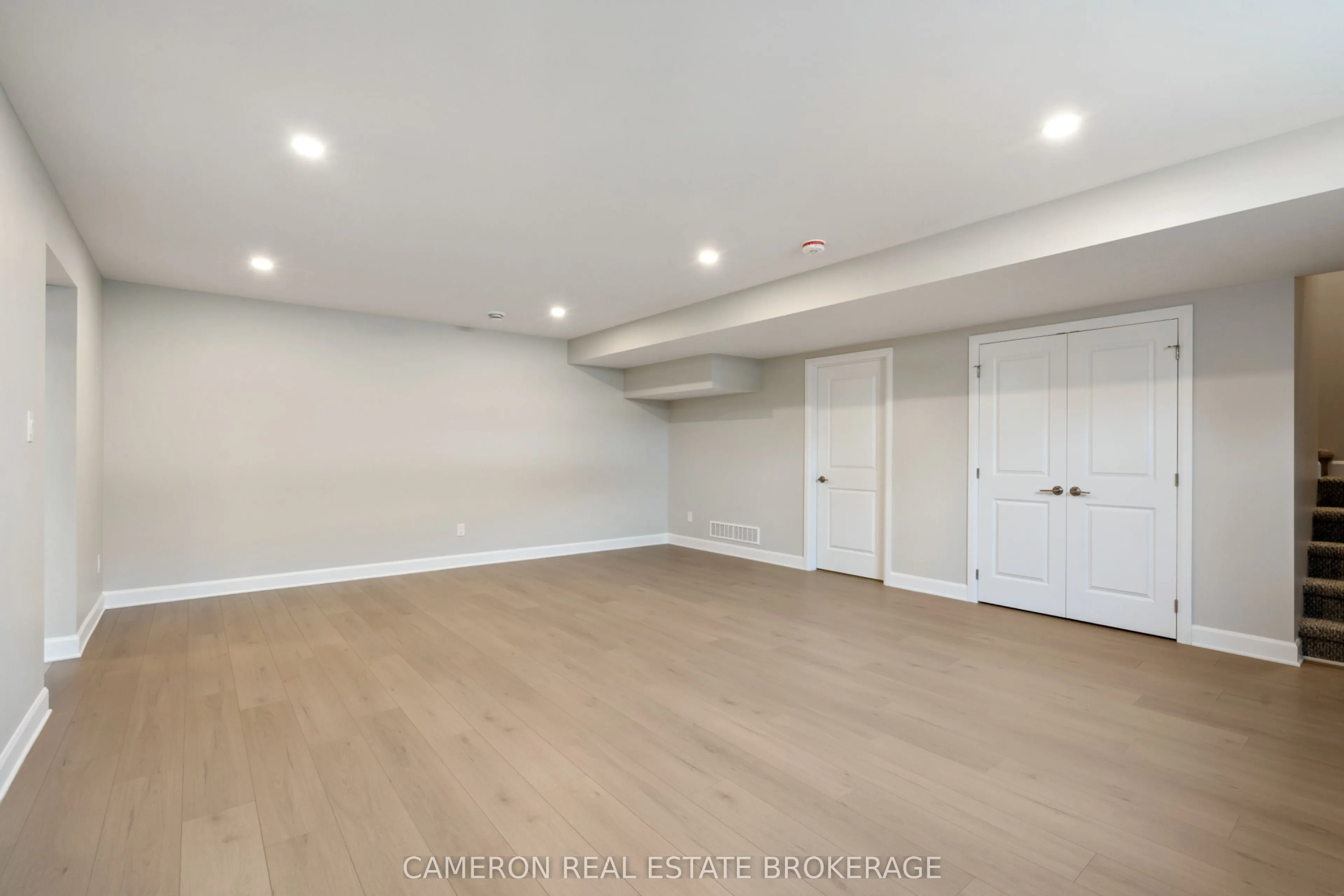 55 CLOVER Lane