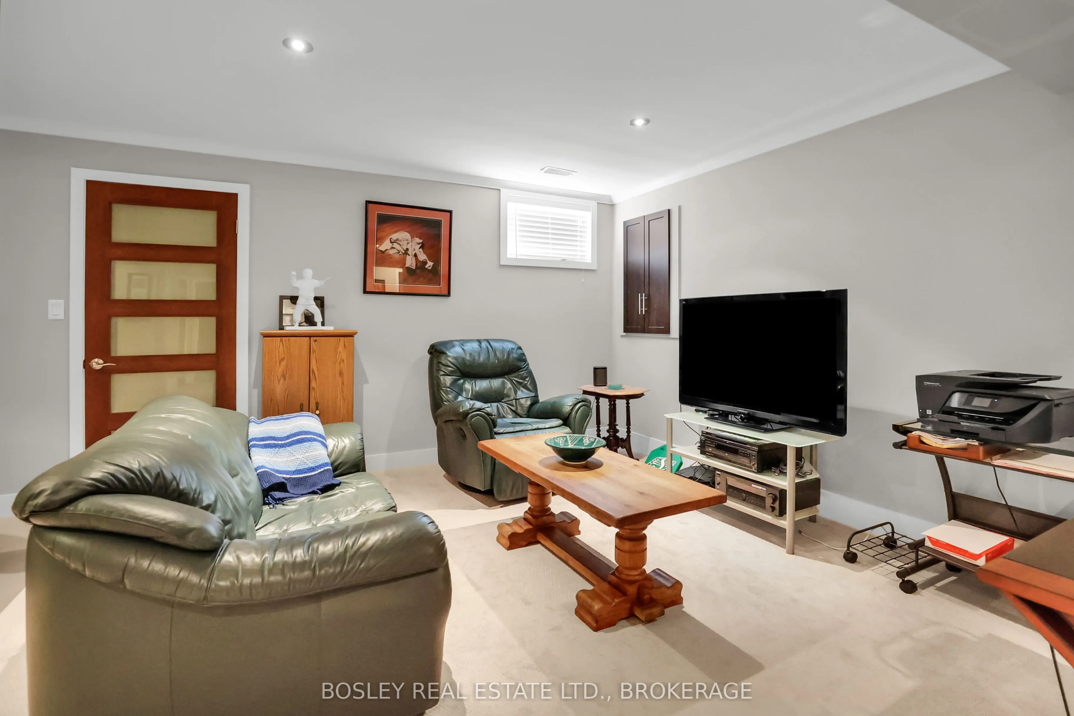 481 Victoria Street, #3