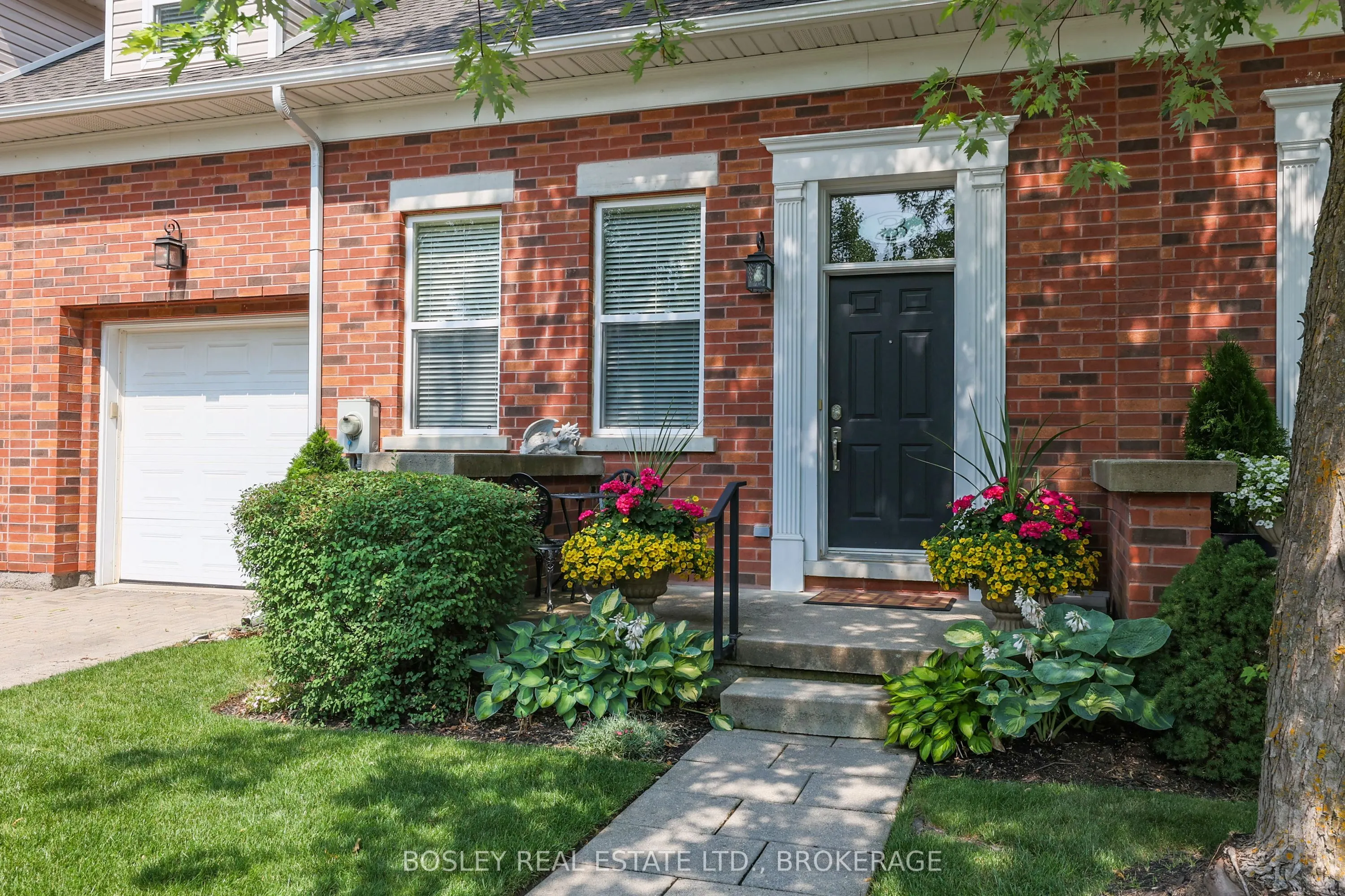 481 Victoria Street, #3