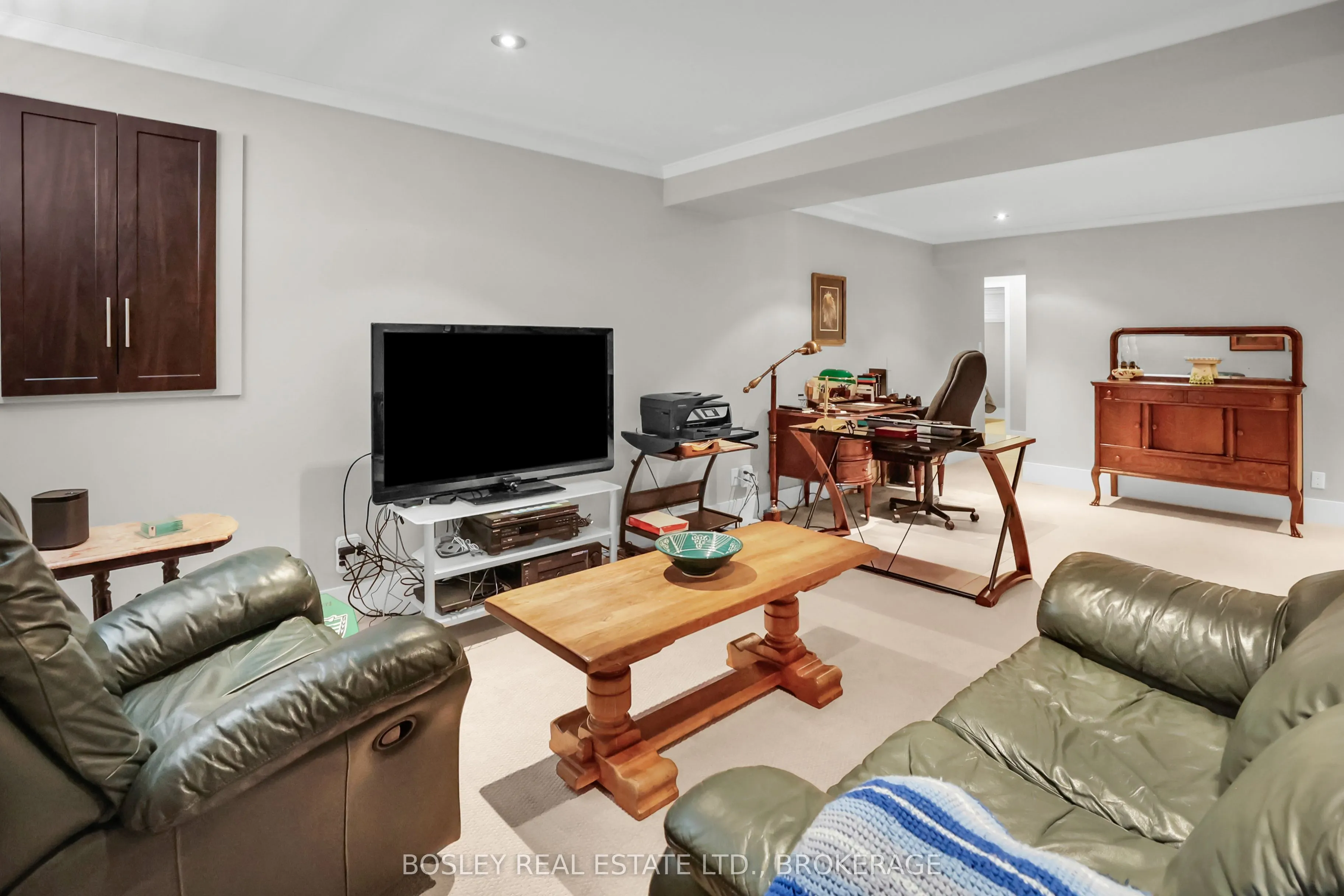481 Victoria Street, #3