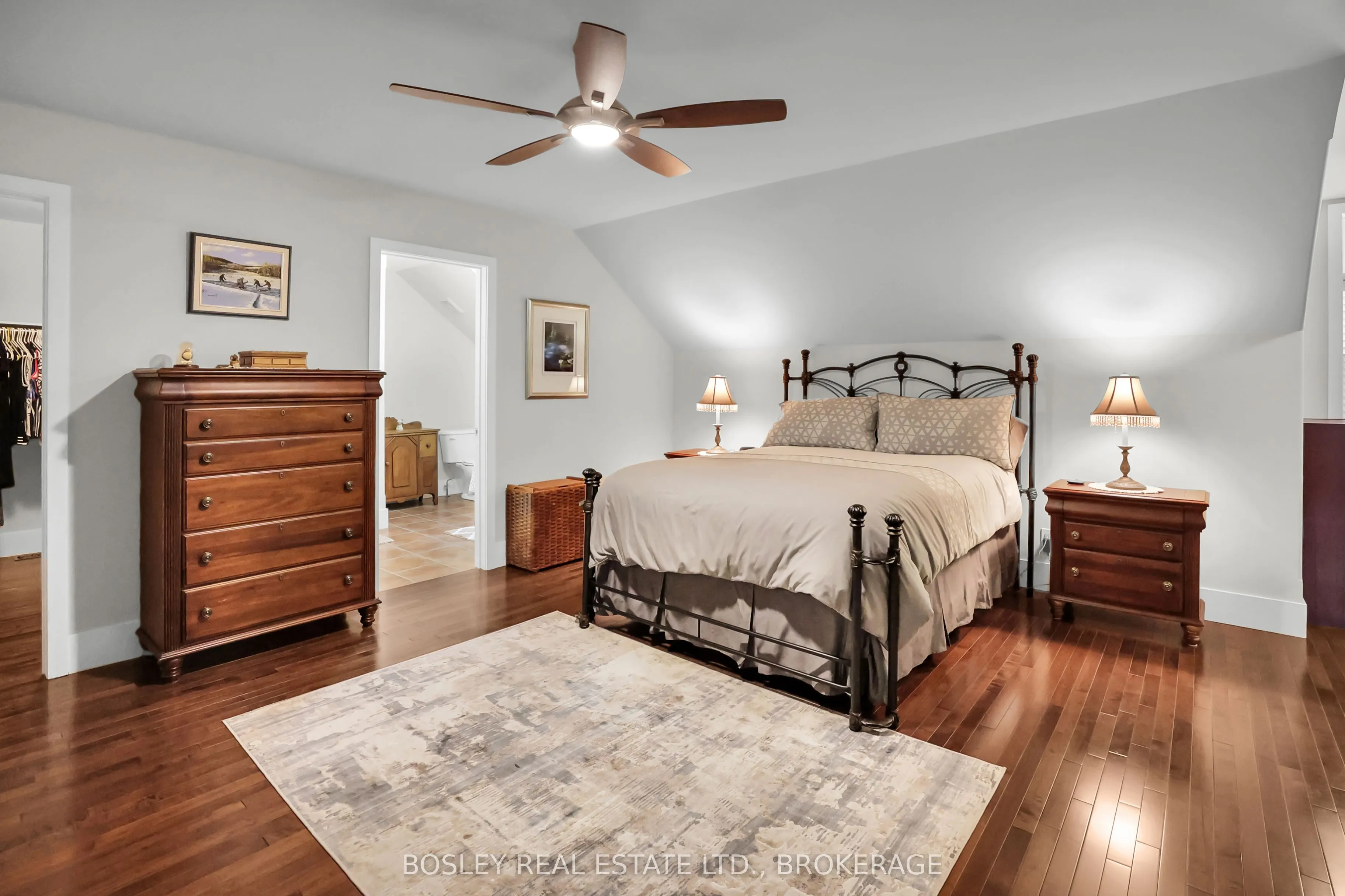 481 Victoria Street, #3