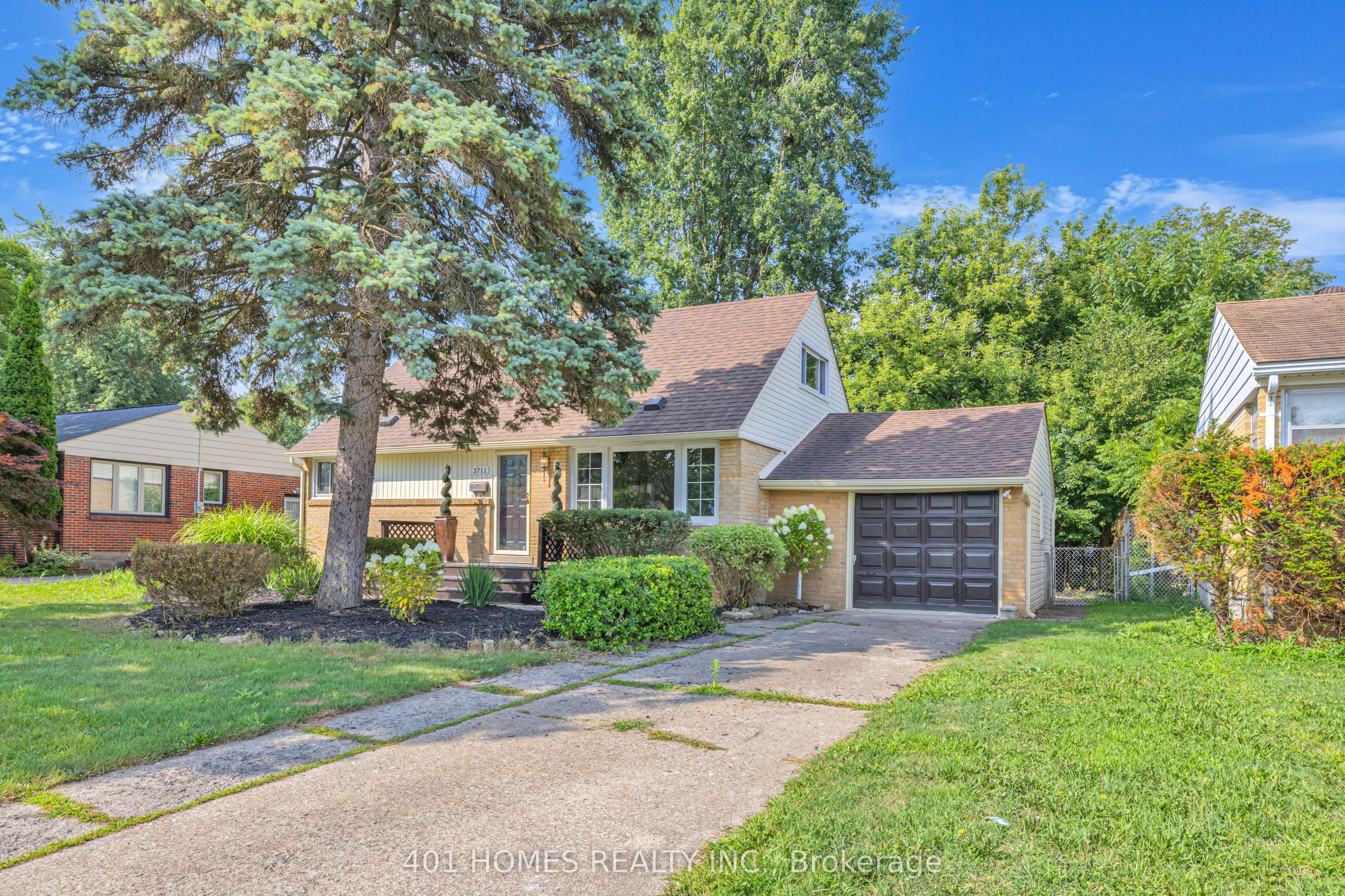 3711 Dandurand Boulevard