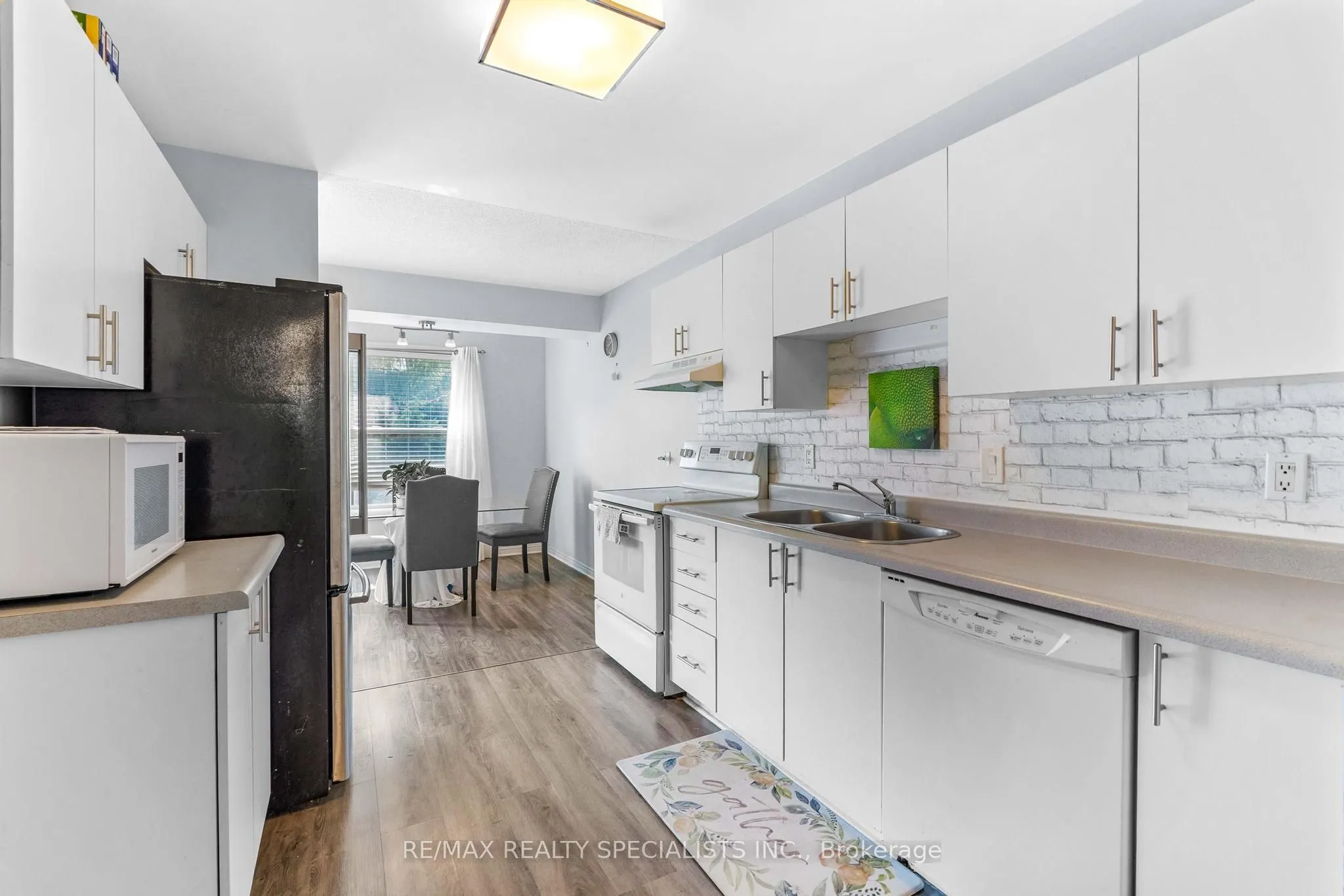 397 Springbank Avenue, #6