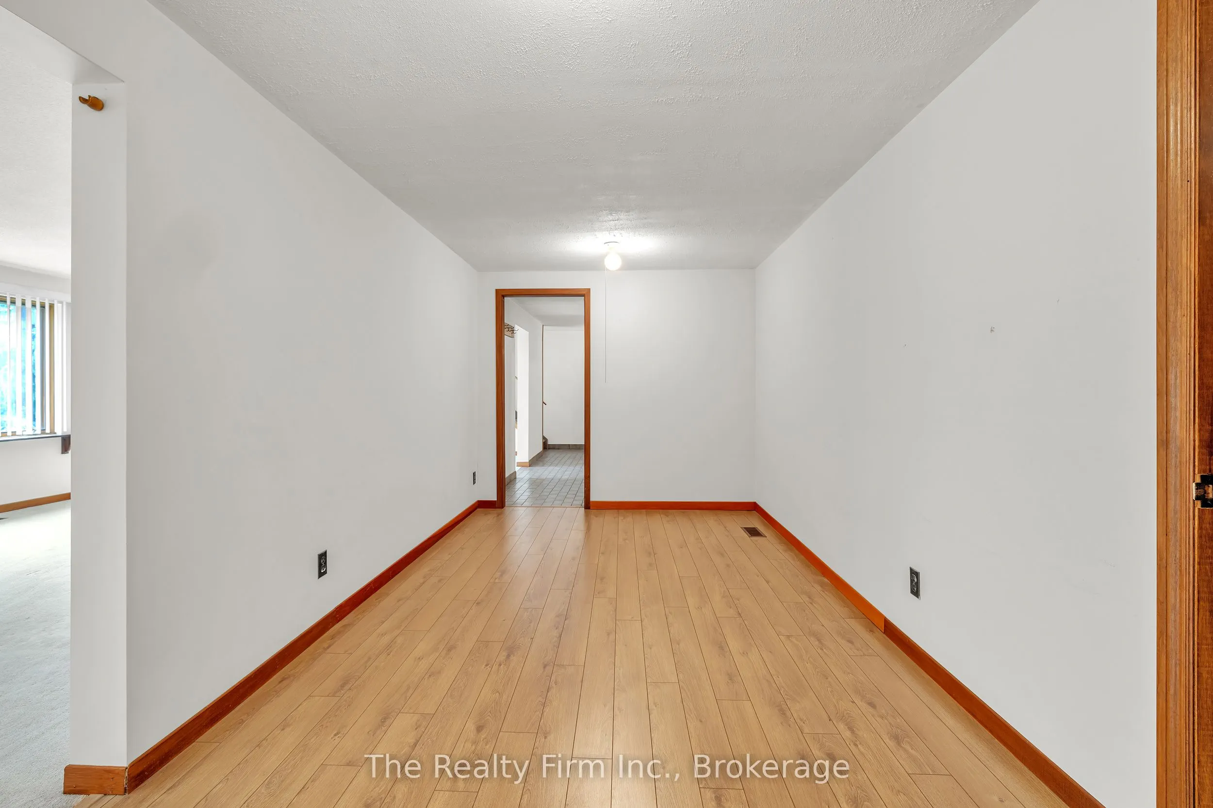 319 Robinson Street