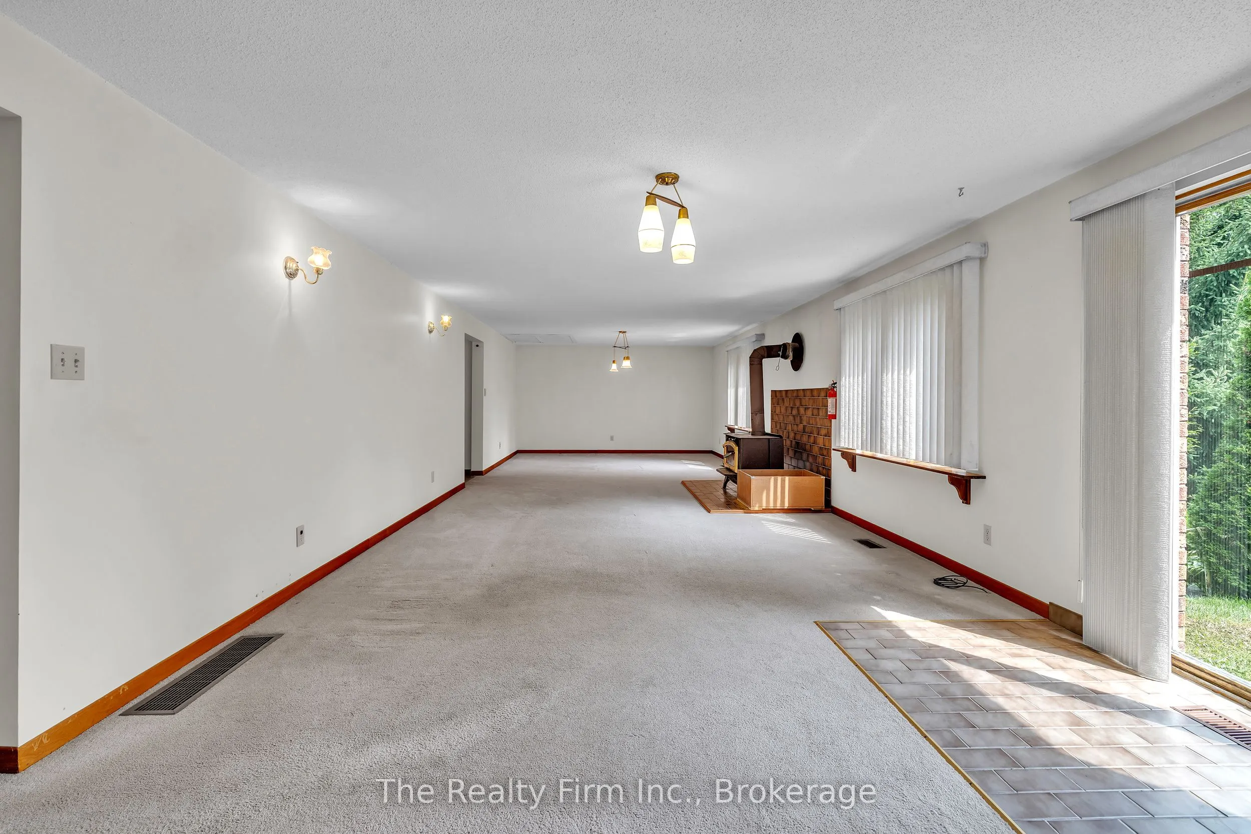 319 Robinson Street