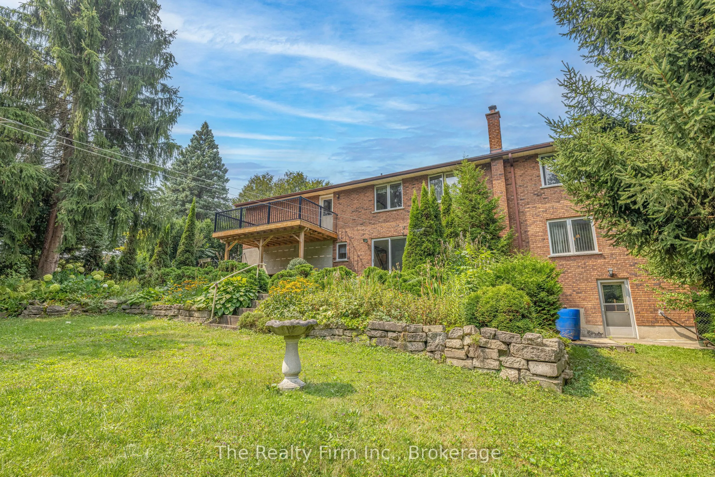 319 Robinson Street