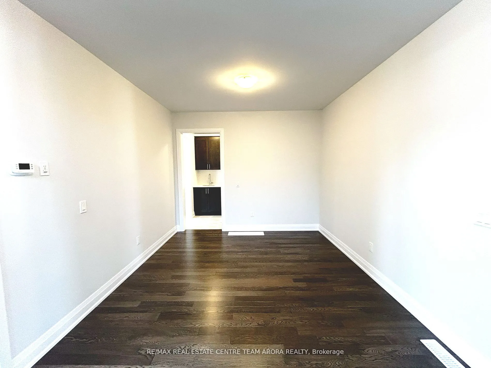 1454 Upper Thames Drive