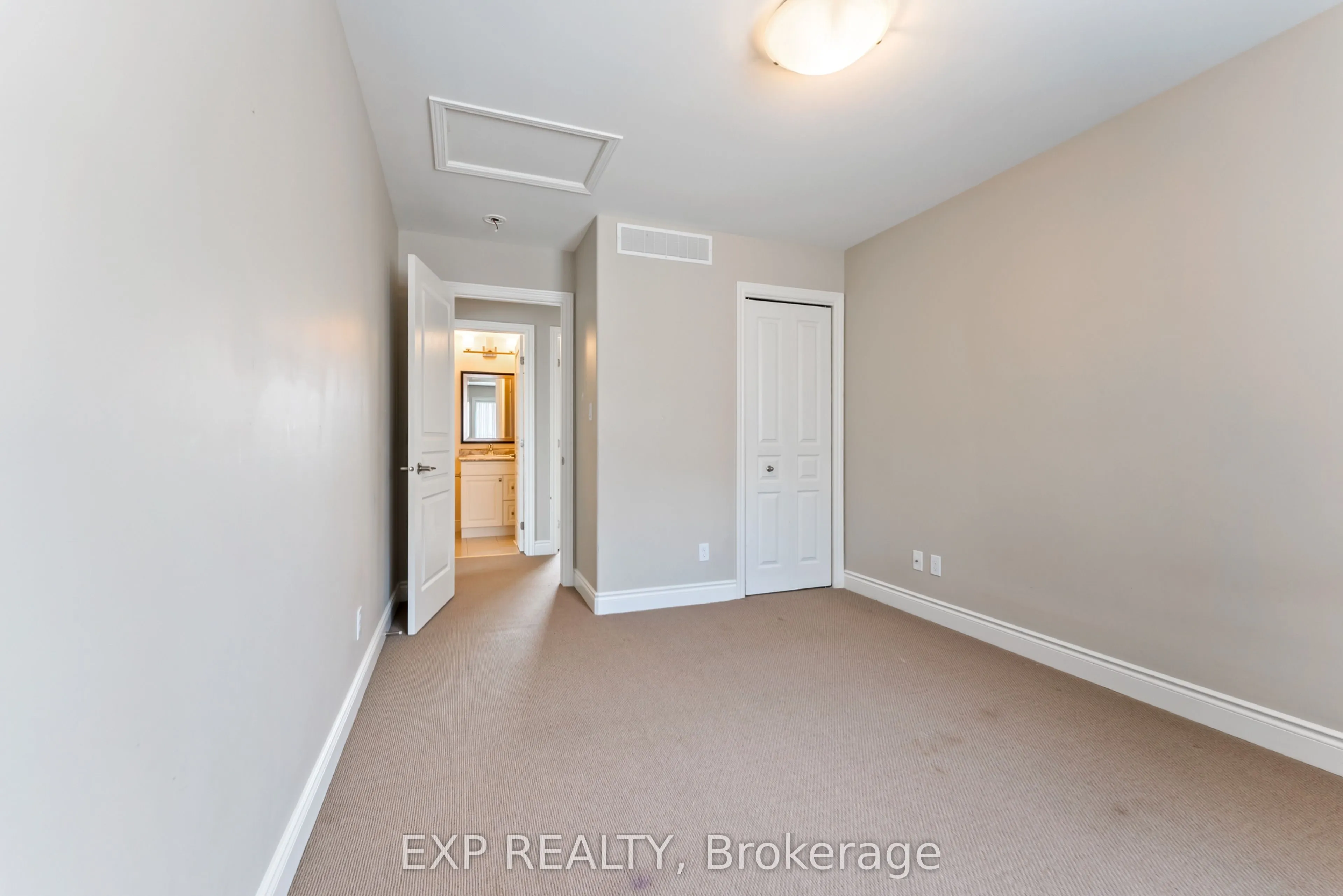 28 Stonecrest Boulevard