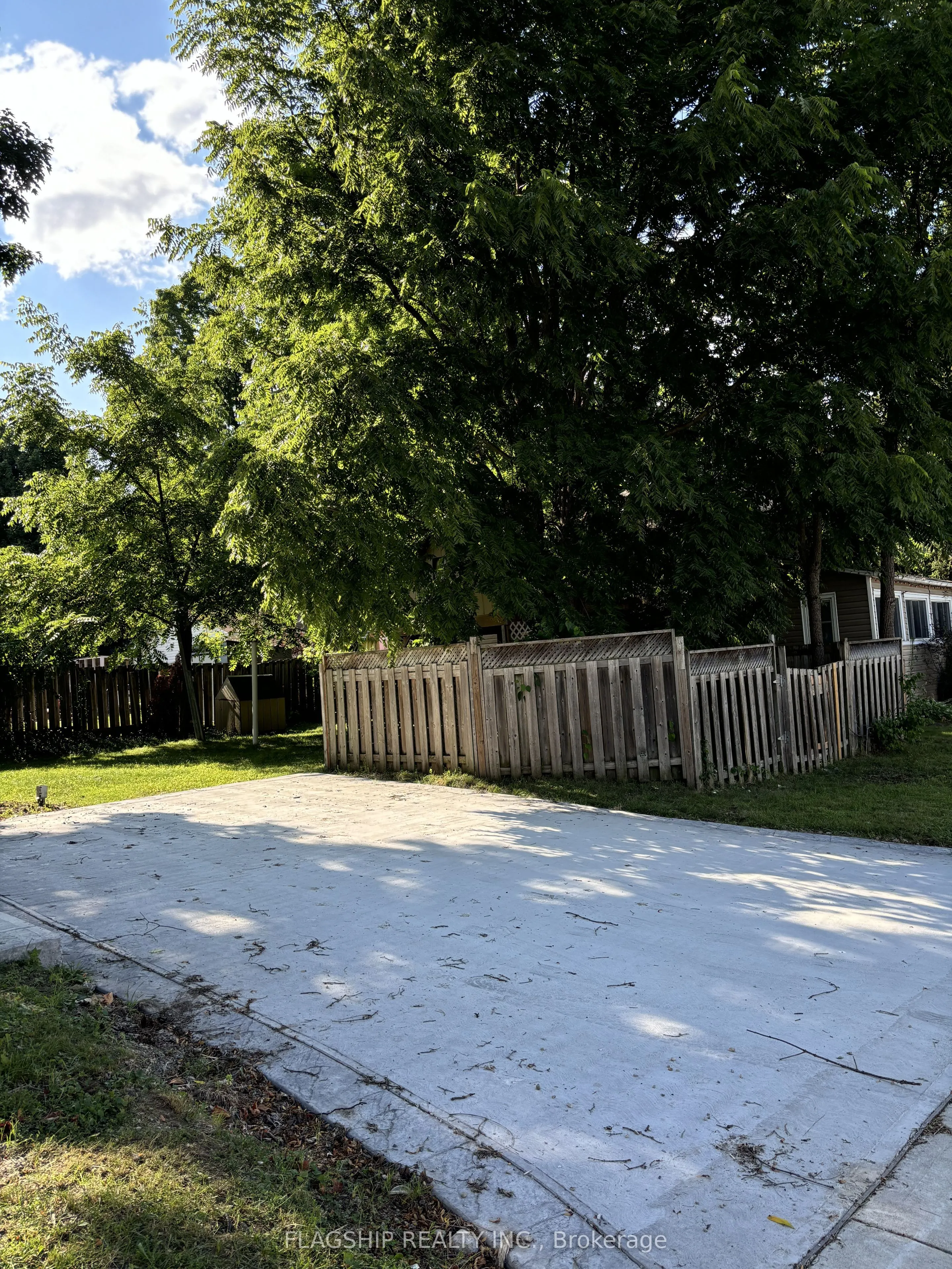 727 College Avenue