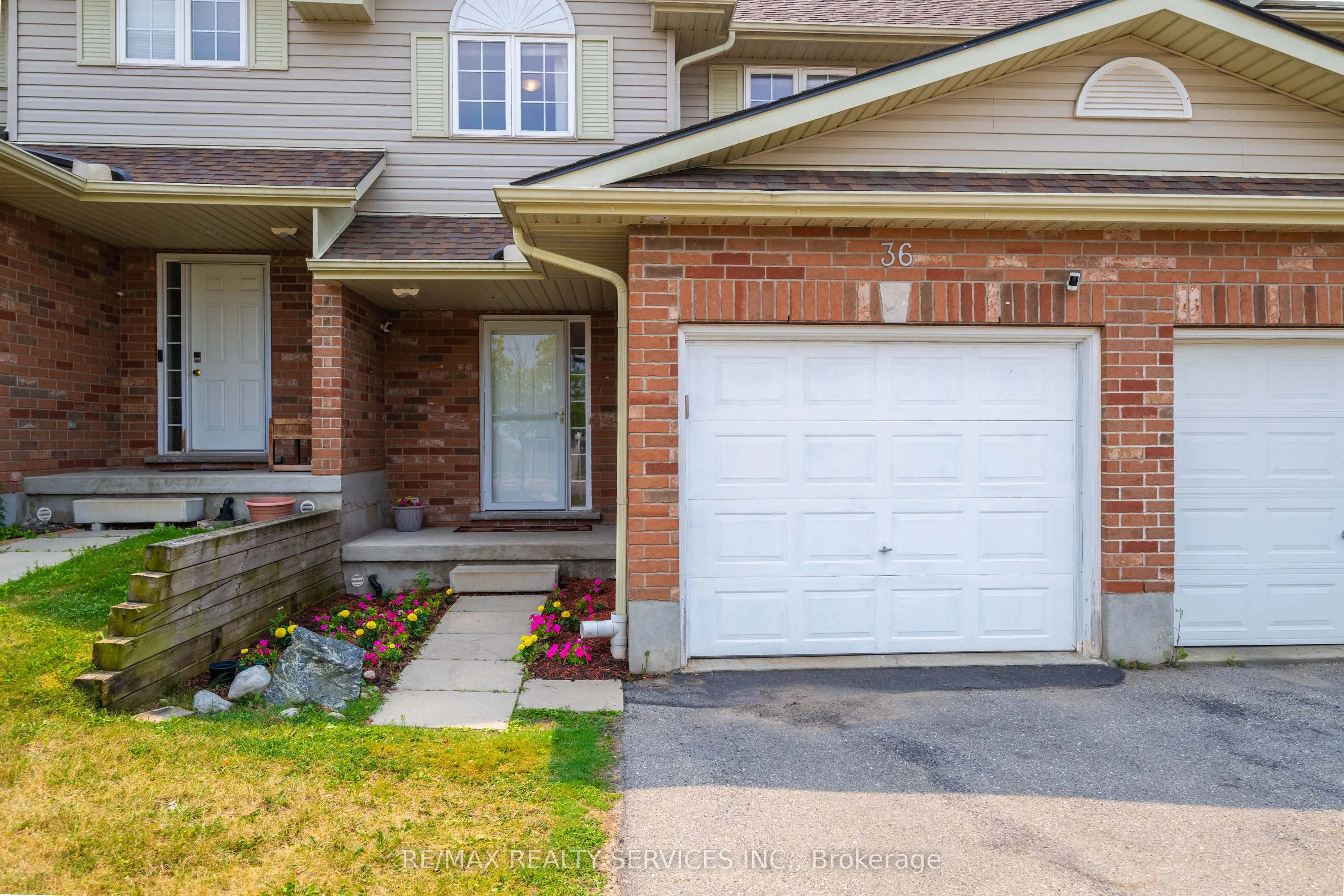 36 Fallowfield Drive, #4