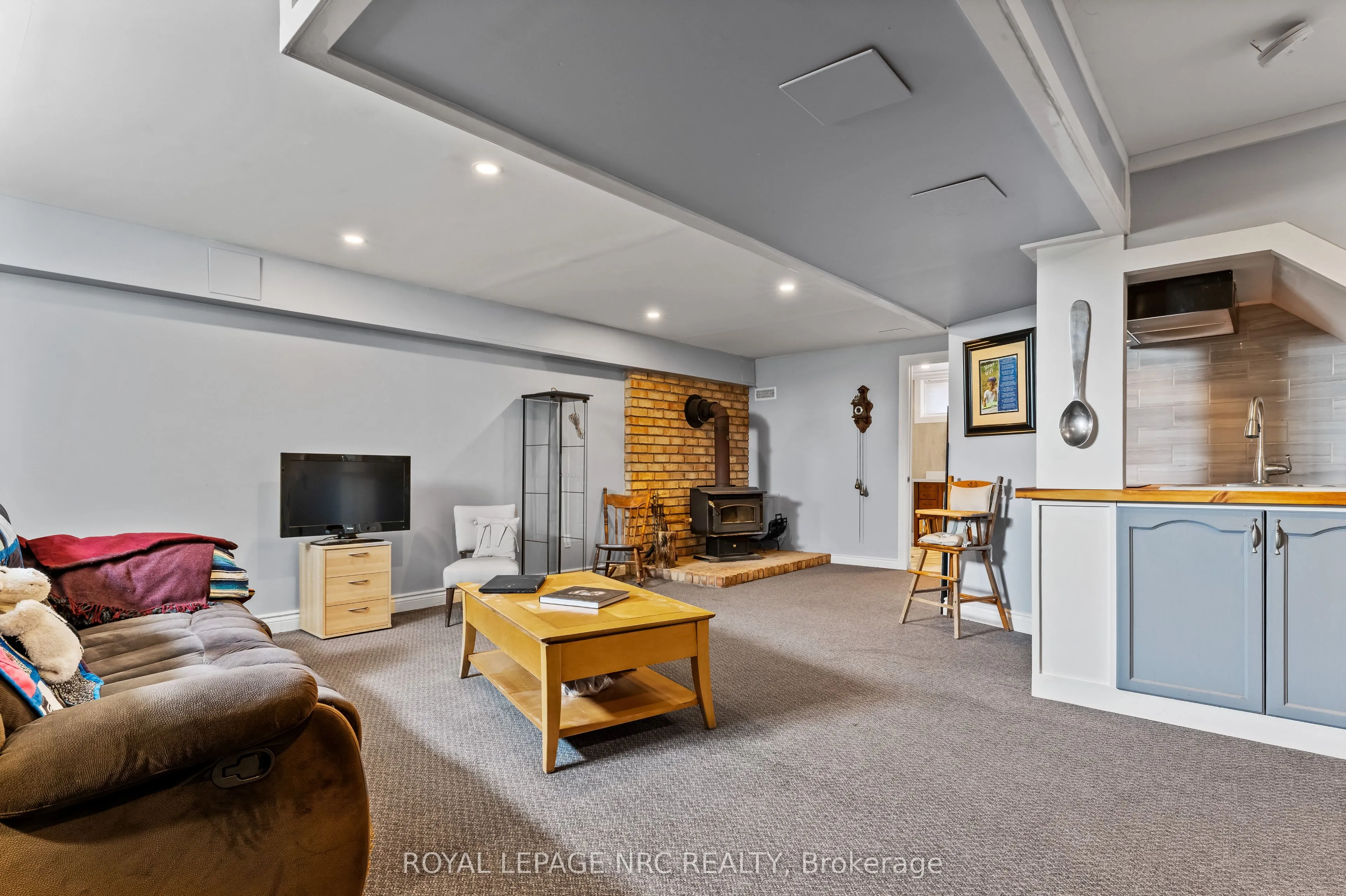 9592 Concession 5 Road
