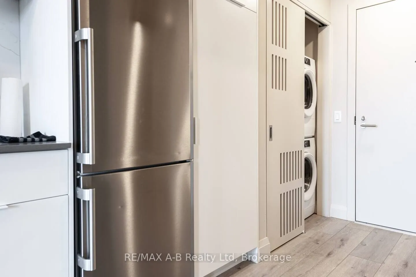 245 Downie Street, #208