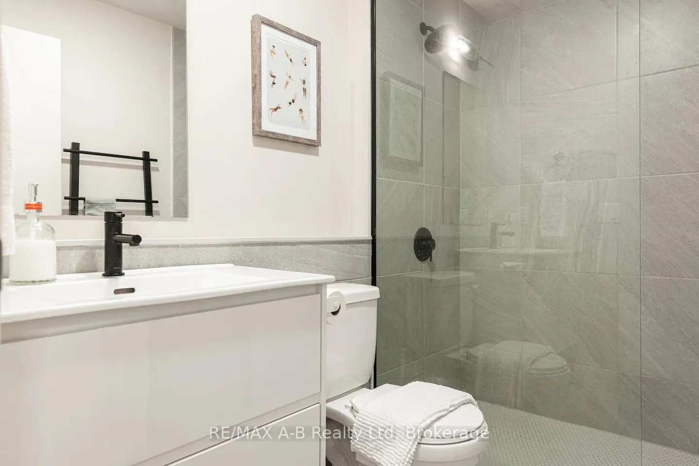 245 Downie Street, #208