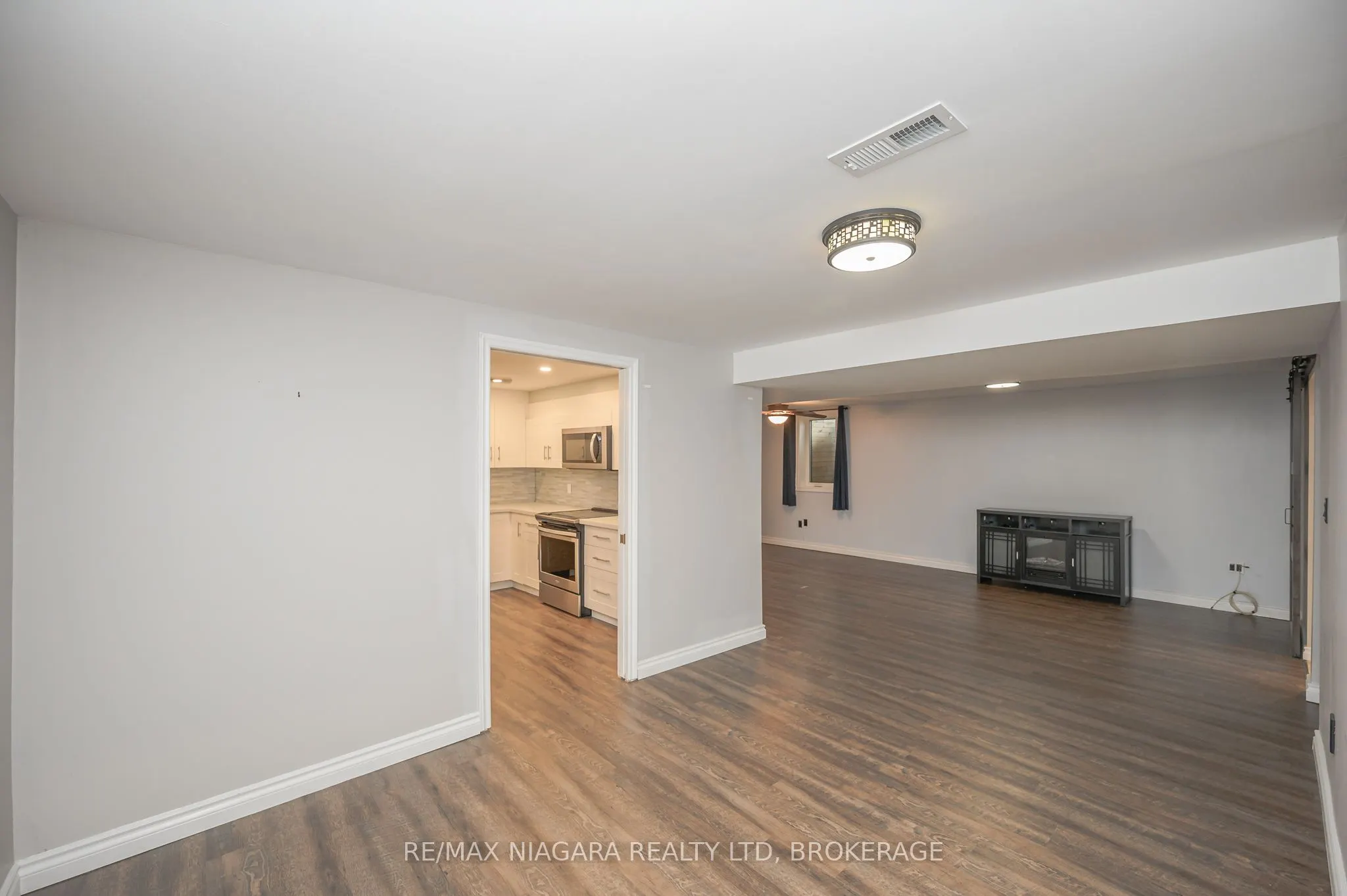 7102 Burbank Crescent