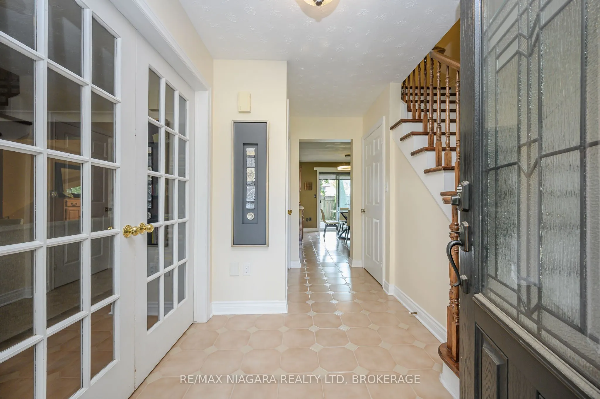 7102 Burbank Crescent