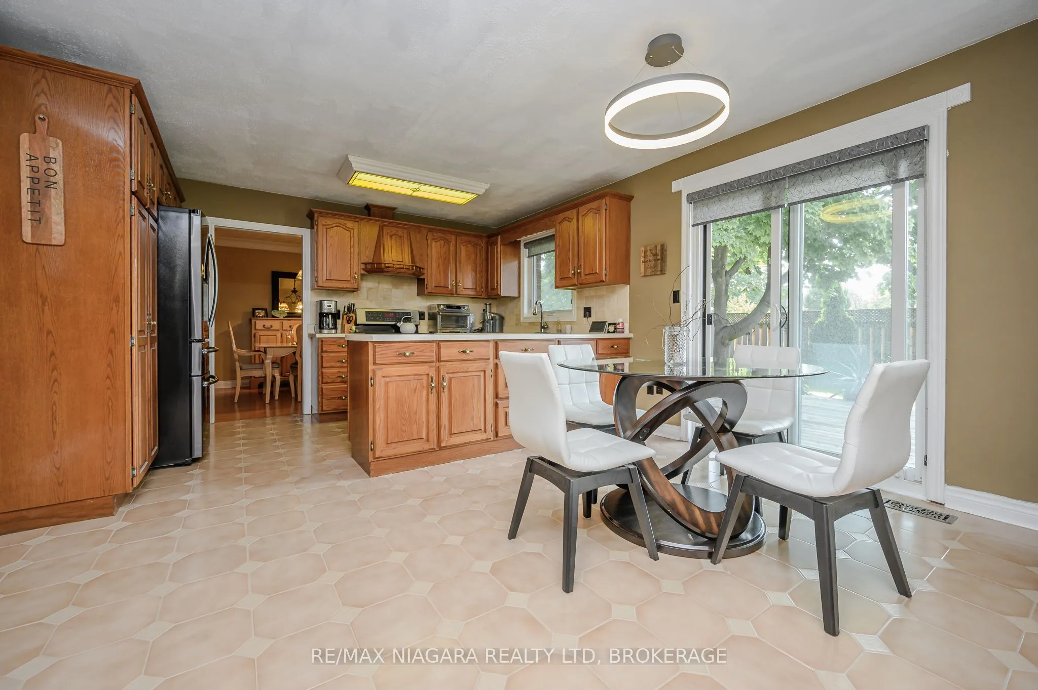 7102 Burbank Crescent