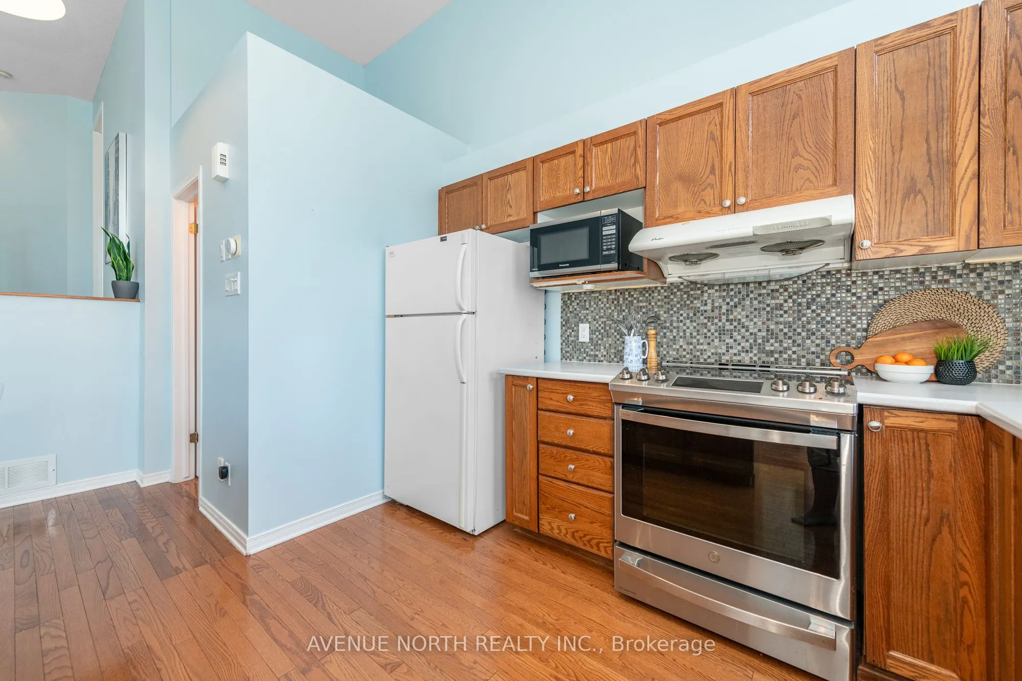 225 GLADEVIEW Private