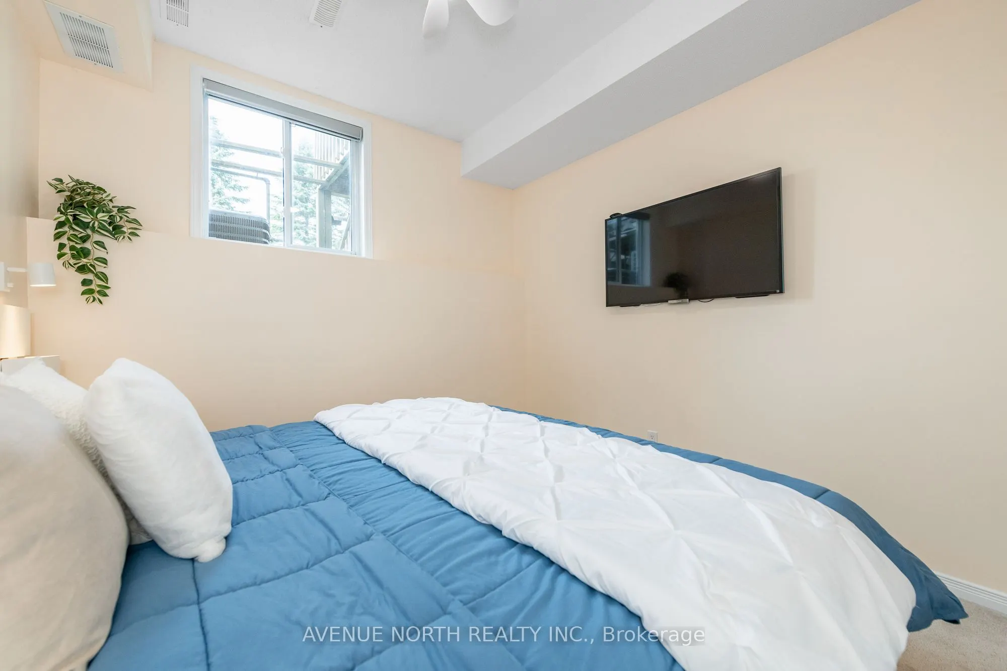 225 GLADEVIEW Private