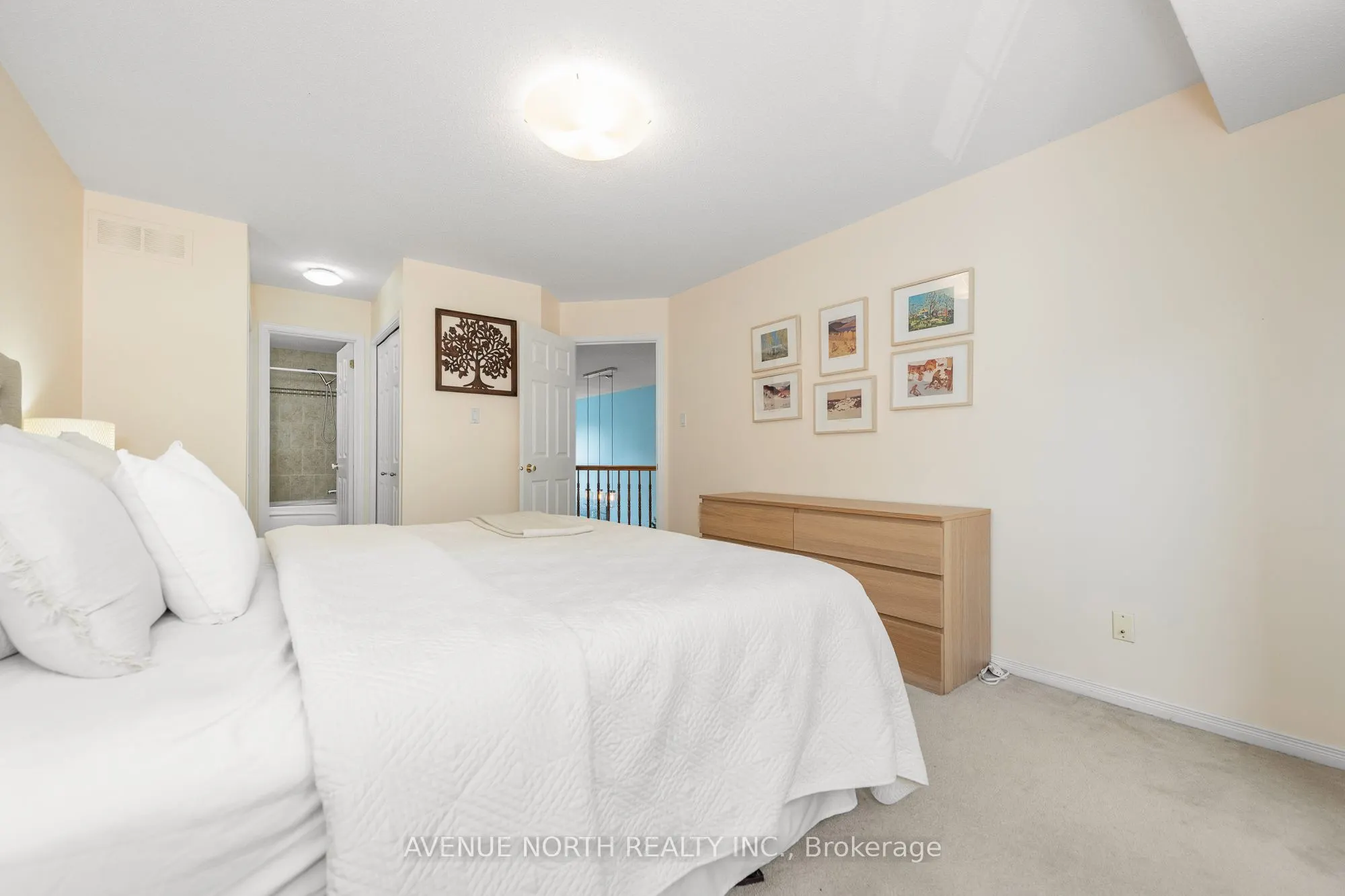 225 GLADEVIEW Private