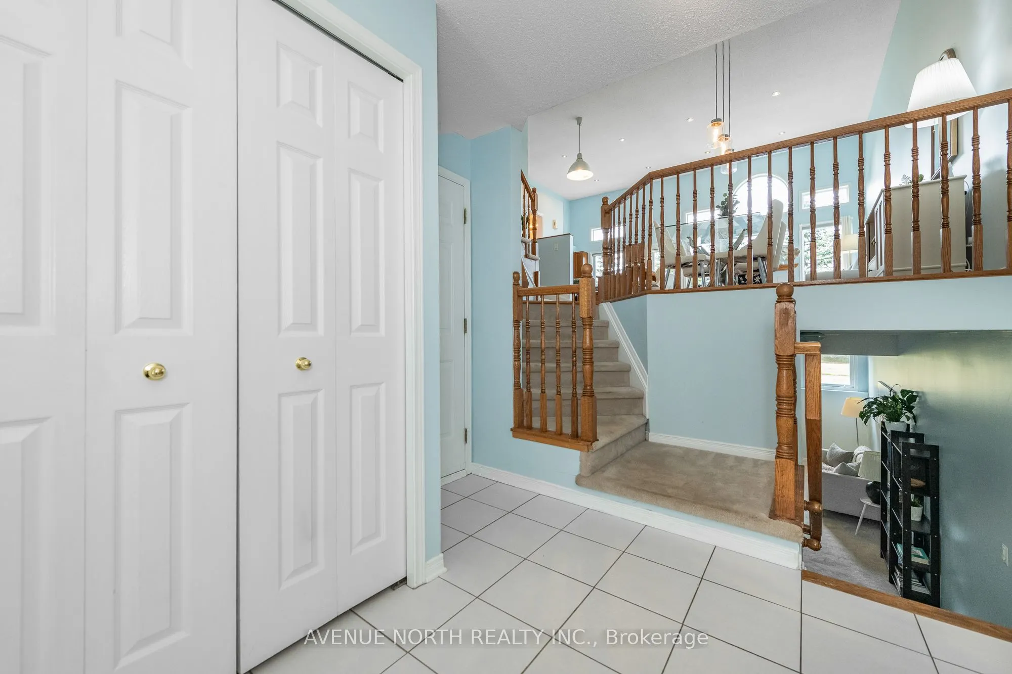 225 GLADEVIEW Private