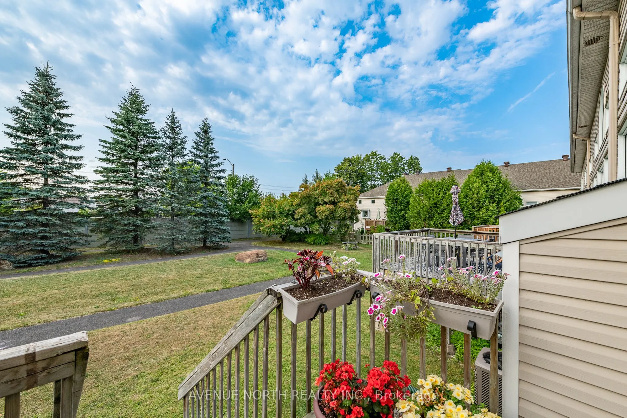 225 GLADEVIEW Private