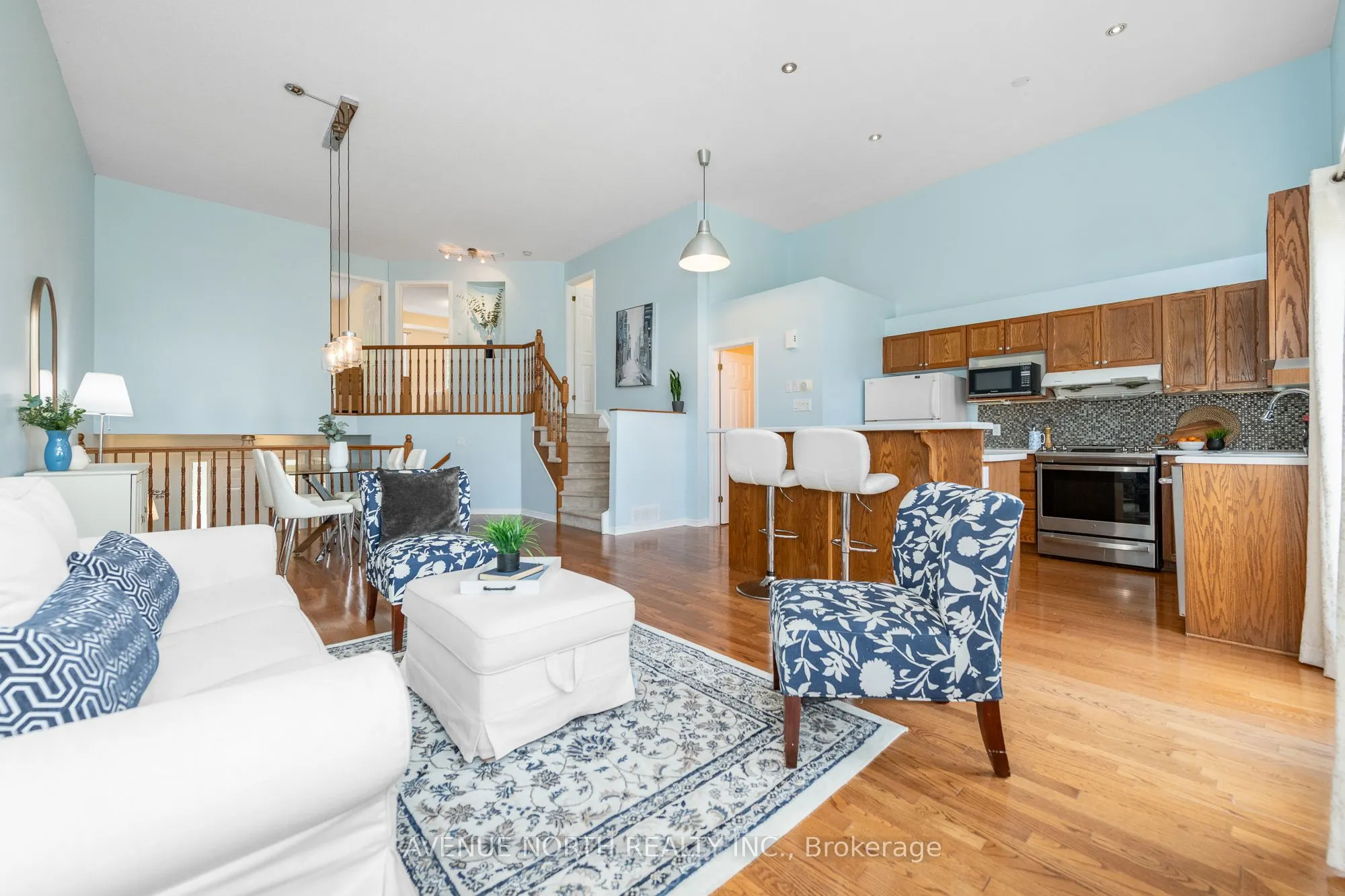 225 GLADEVIEW Private