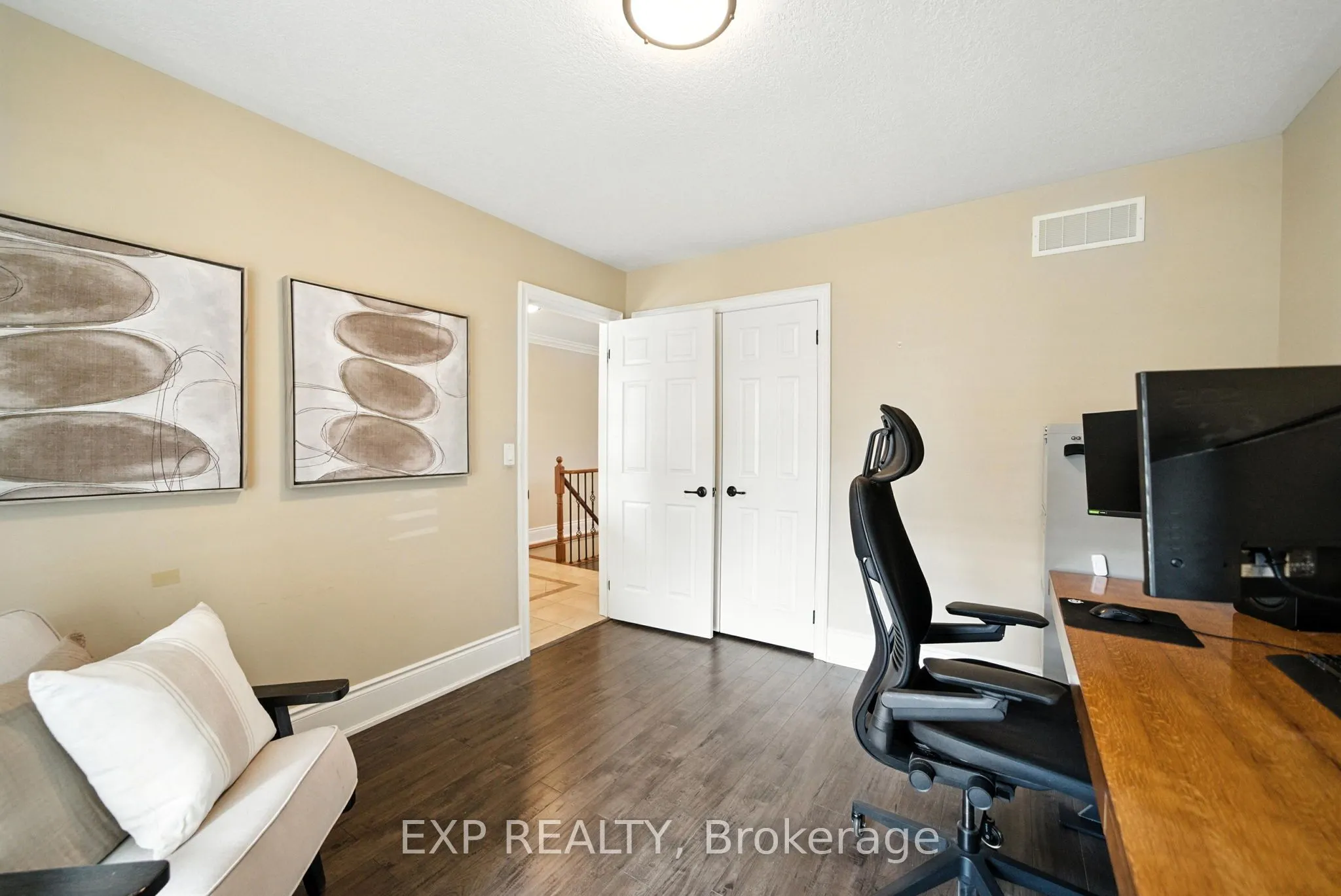 6 Cortland Way