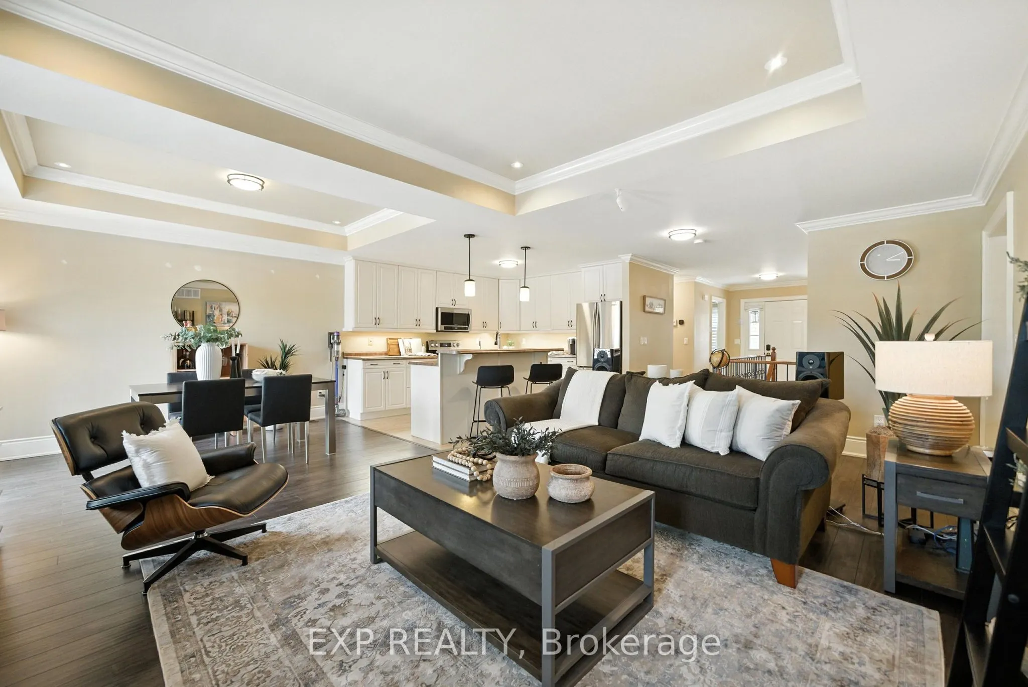 6 Cortland Way