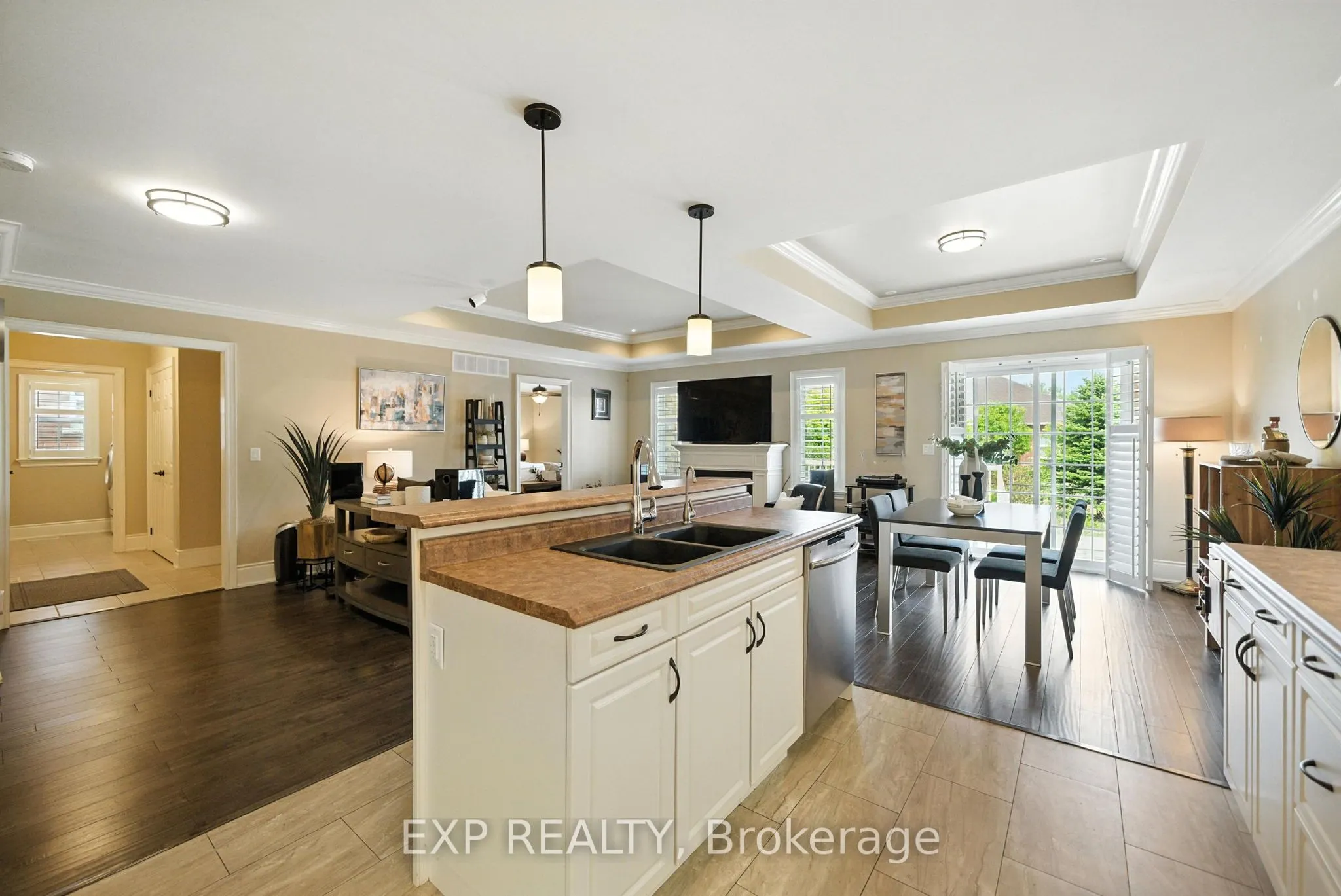 6 Cortland Way