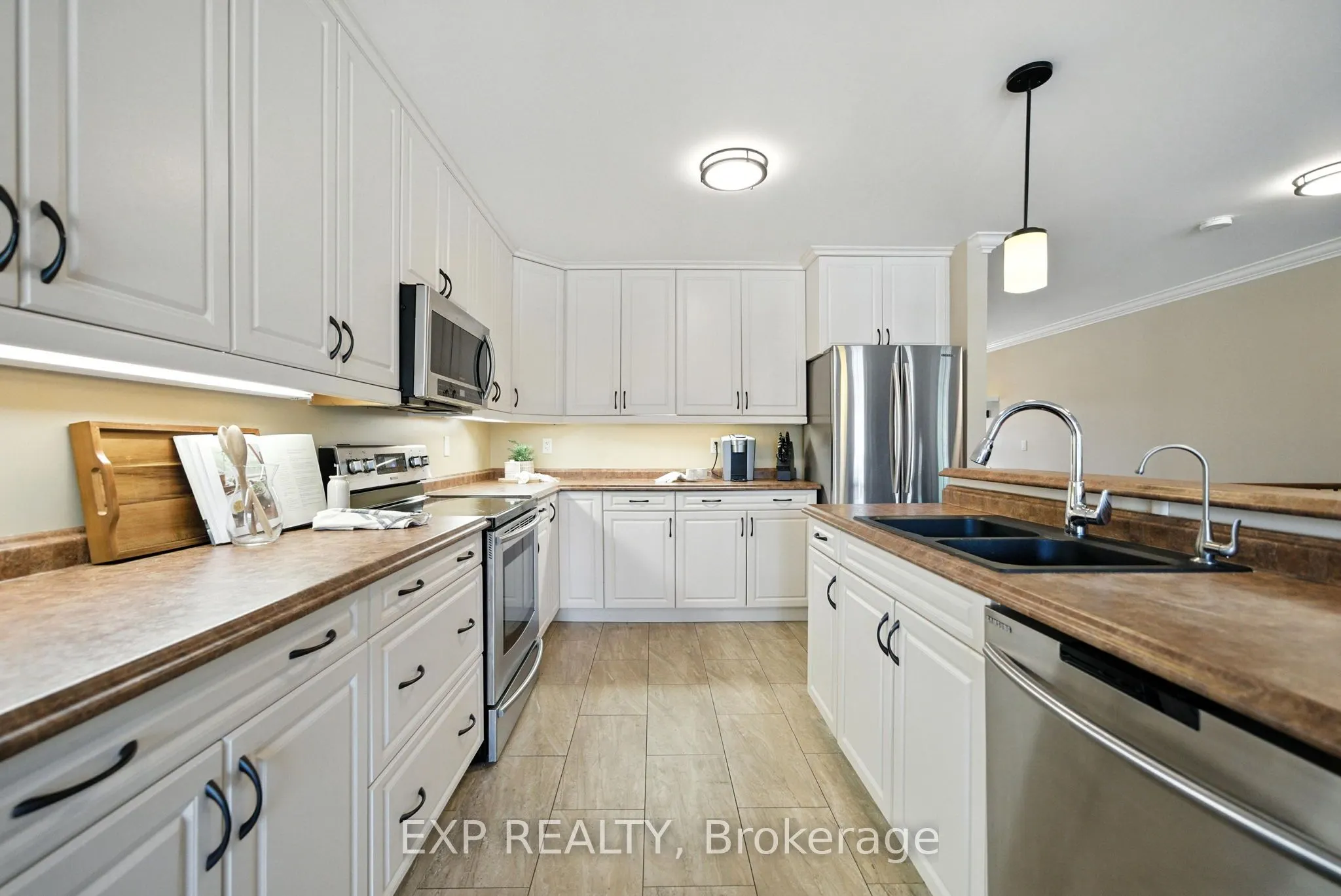 6 Cortland Way
