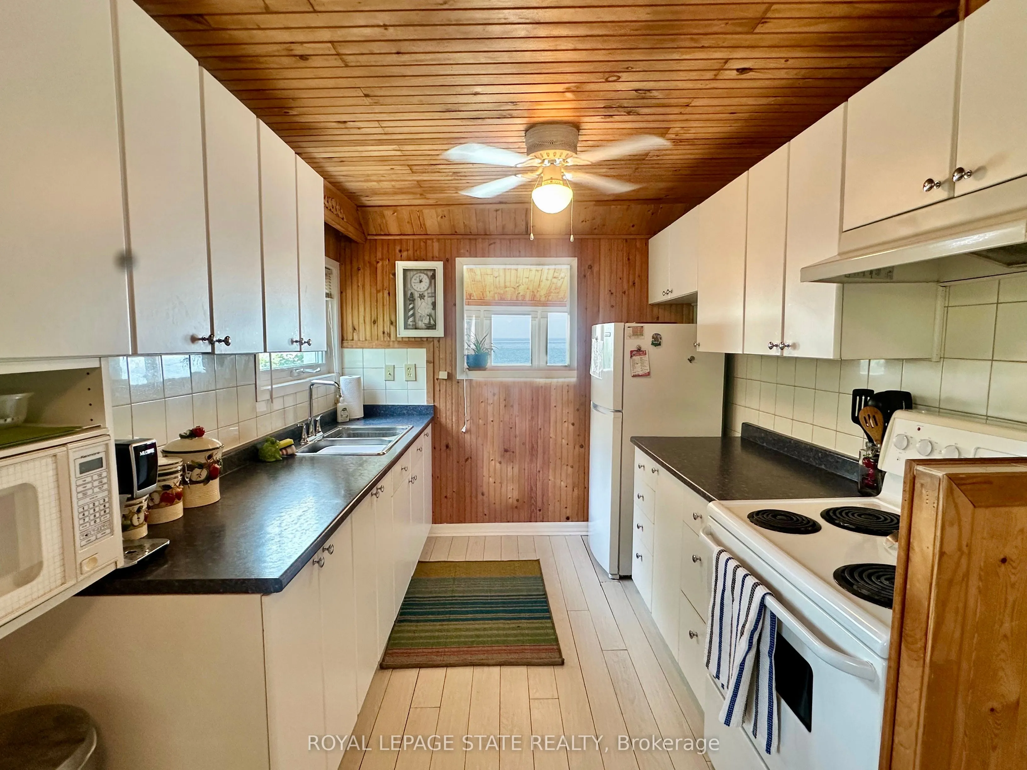 2110 Lakeshore Road