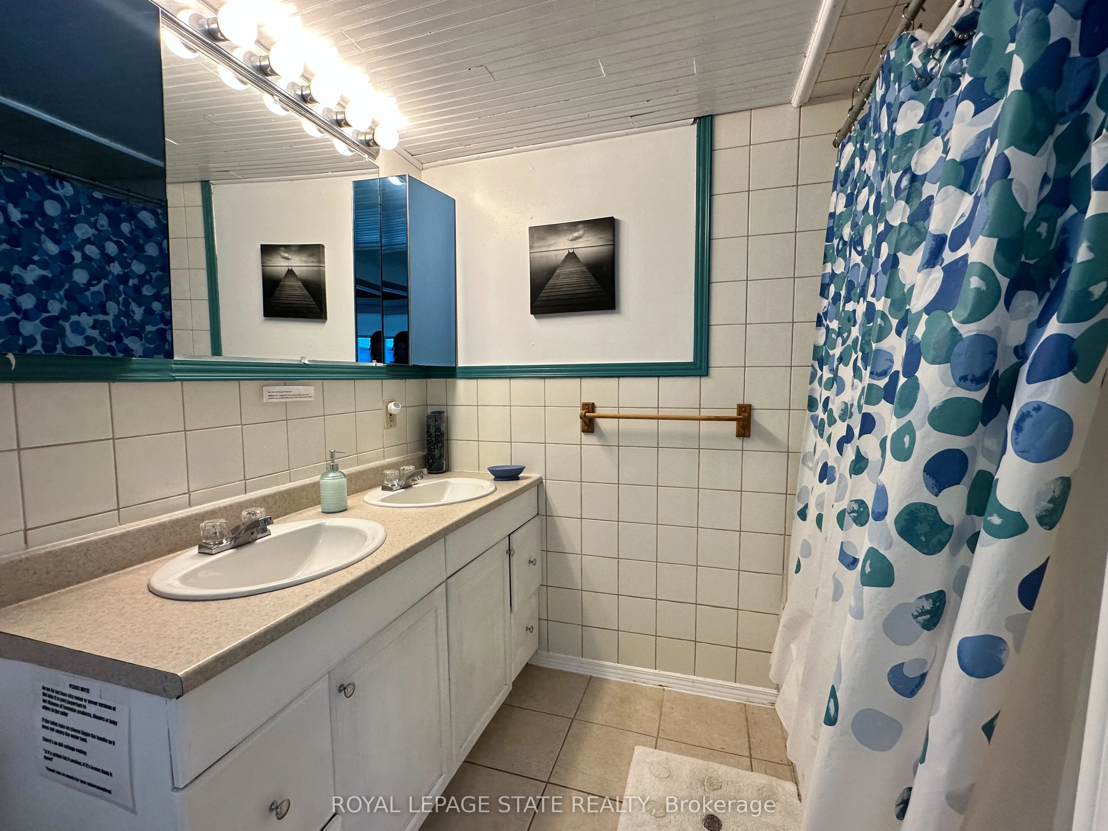 2110 Lakeshore Road