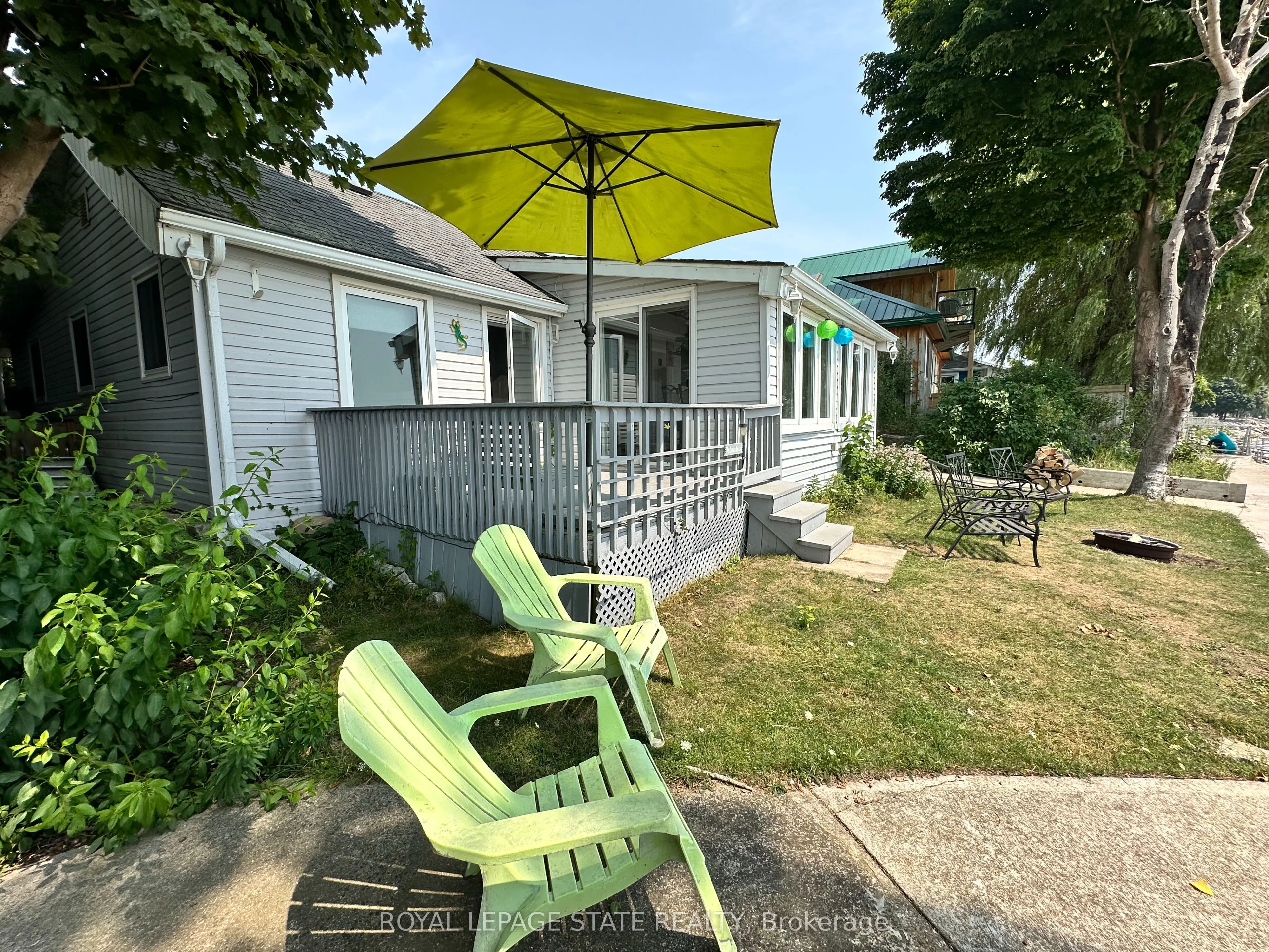 2110 Lakeshore Road