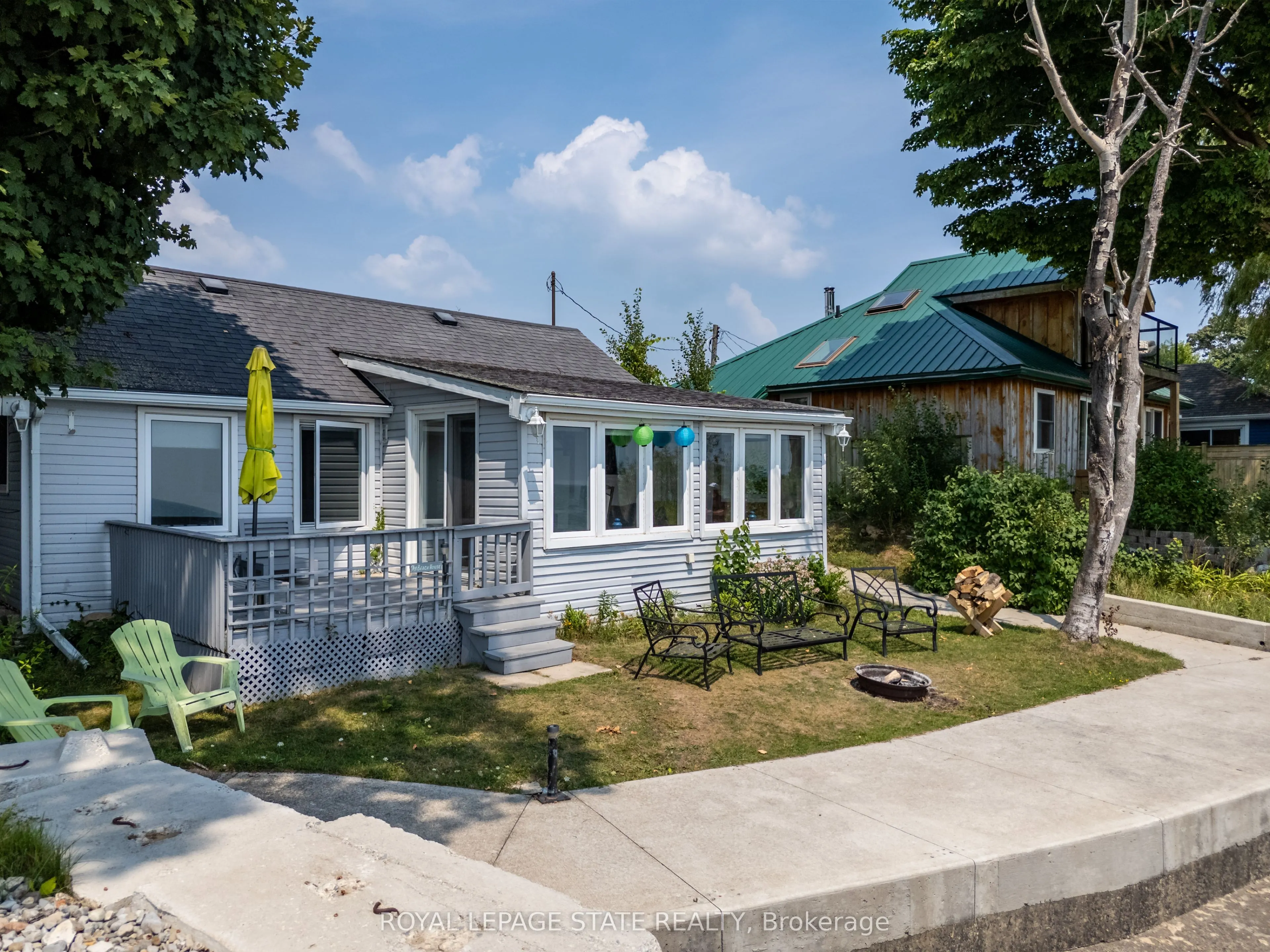 2110 Lakeshore Road