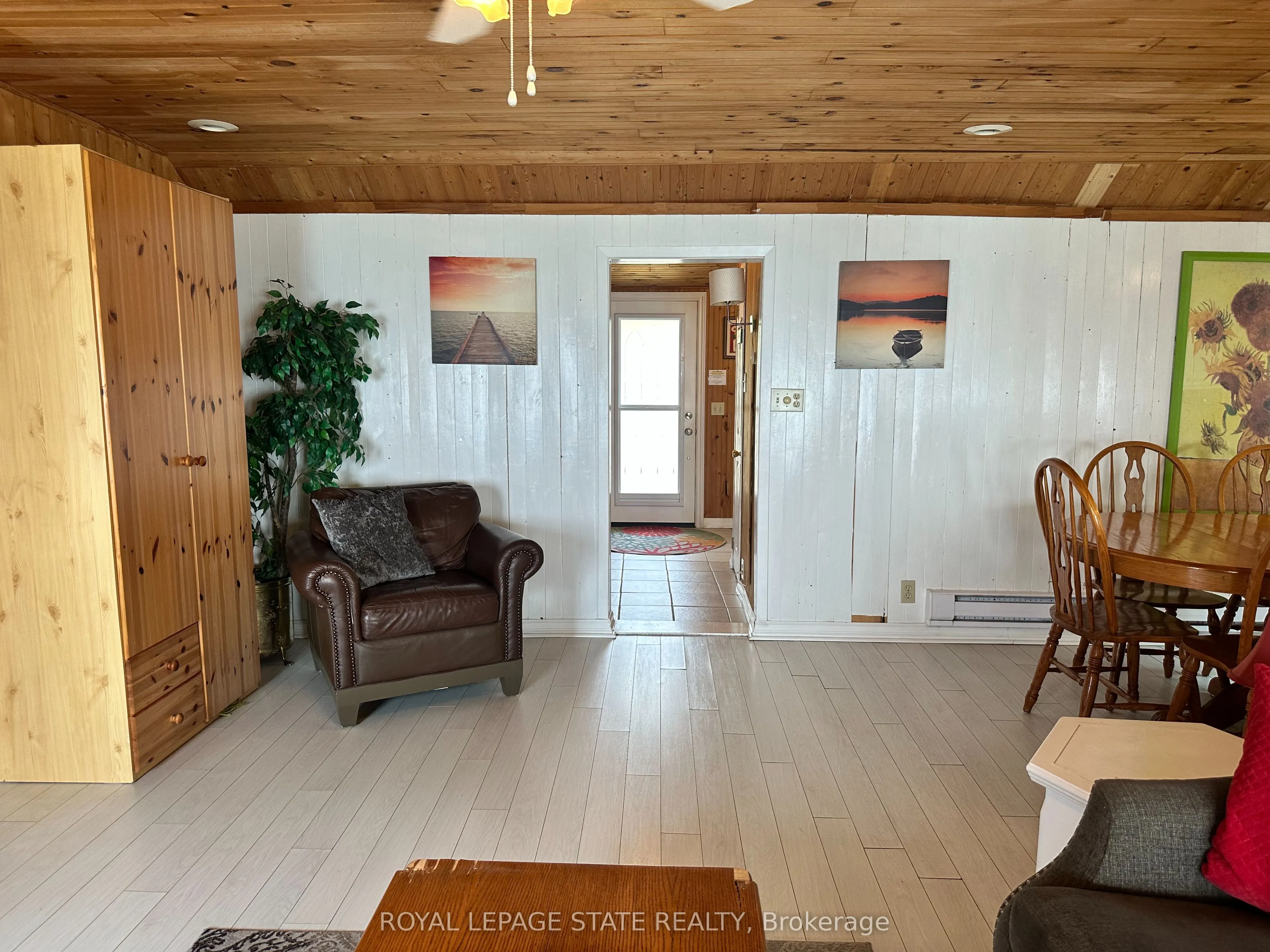 2110 Lakeshore Road