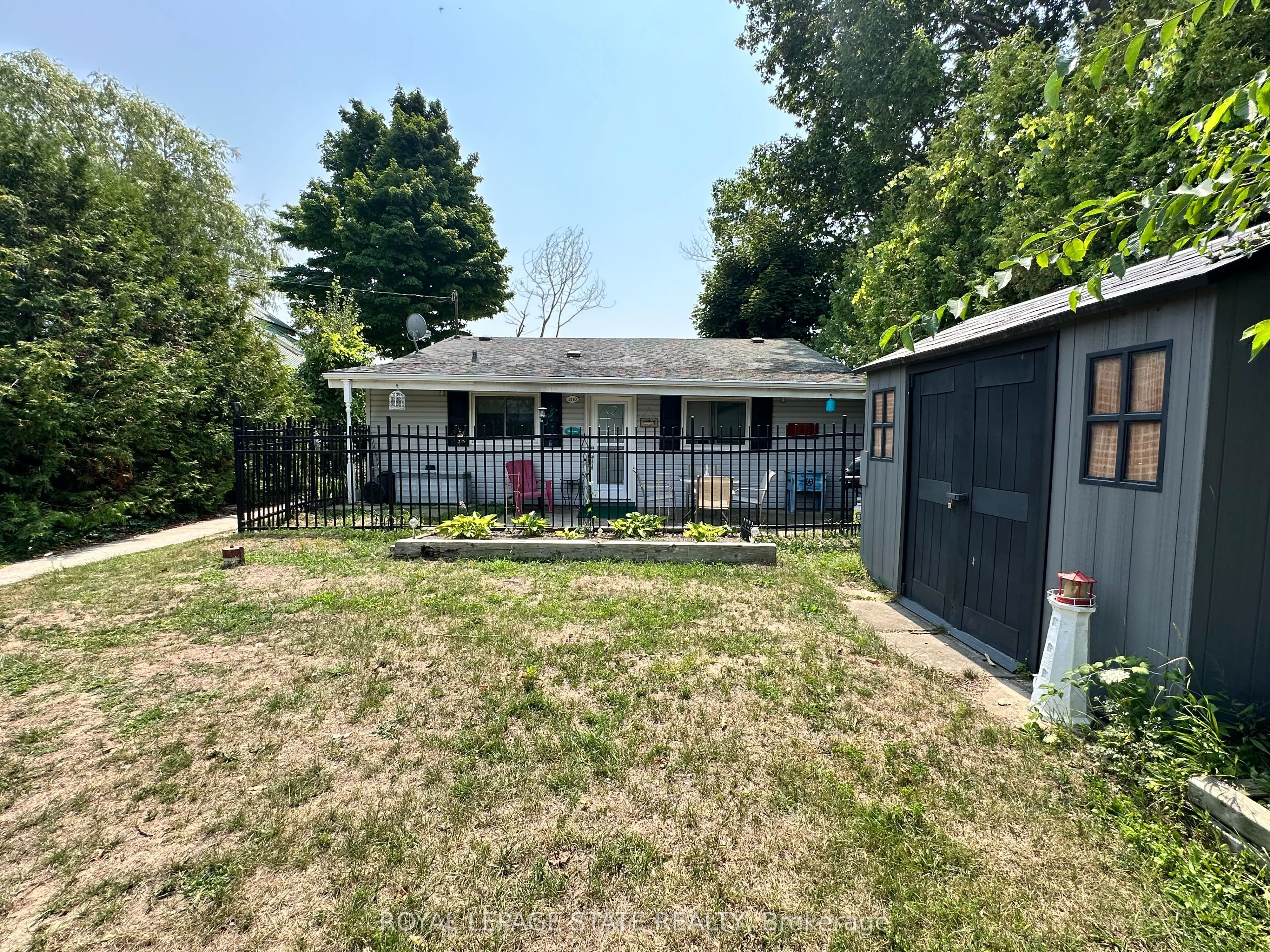 2110 Lakeshore Road
