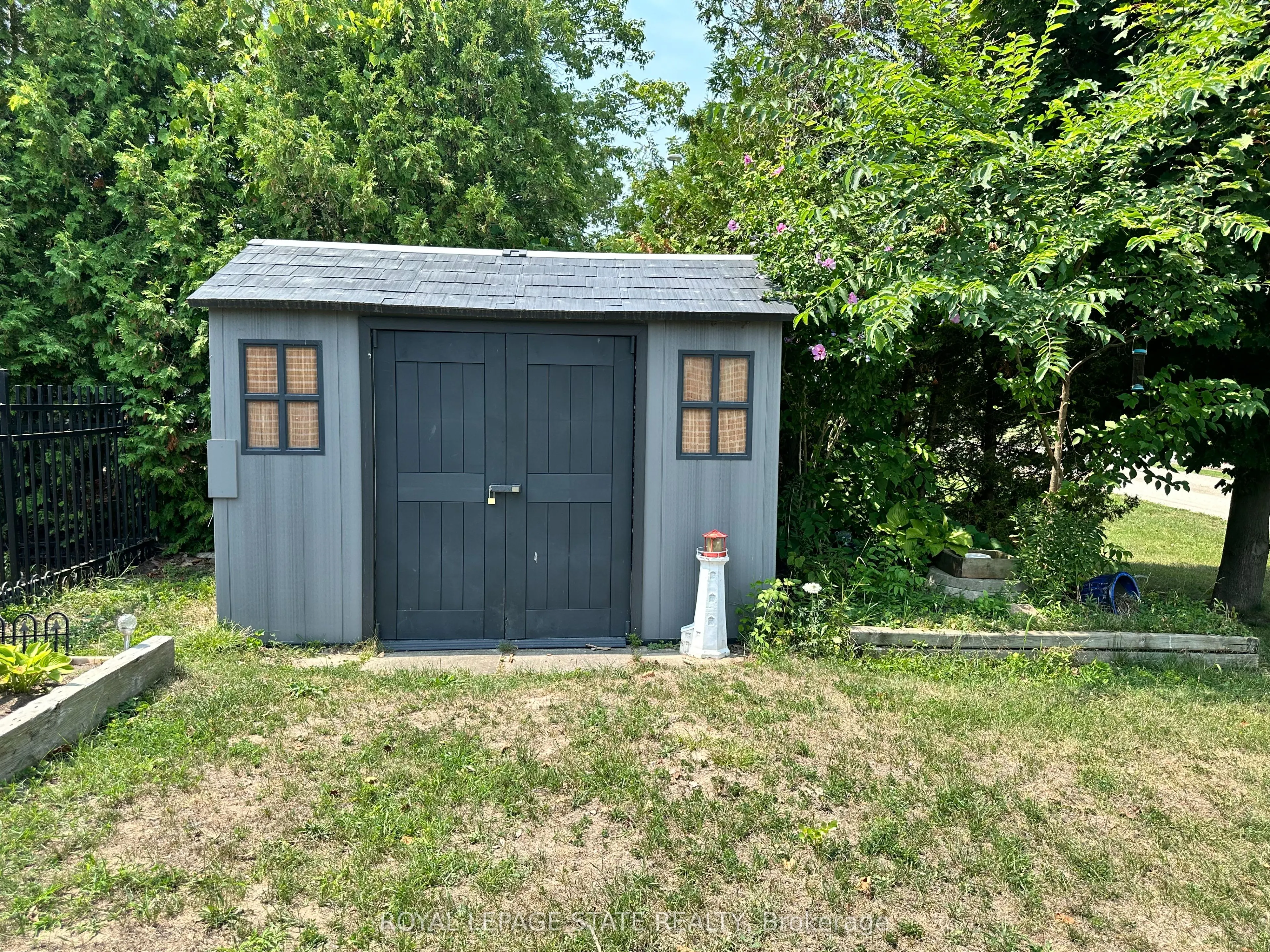 2110 Lakeshore Road
