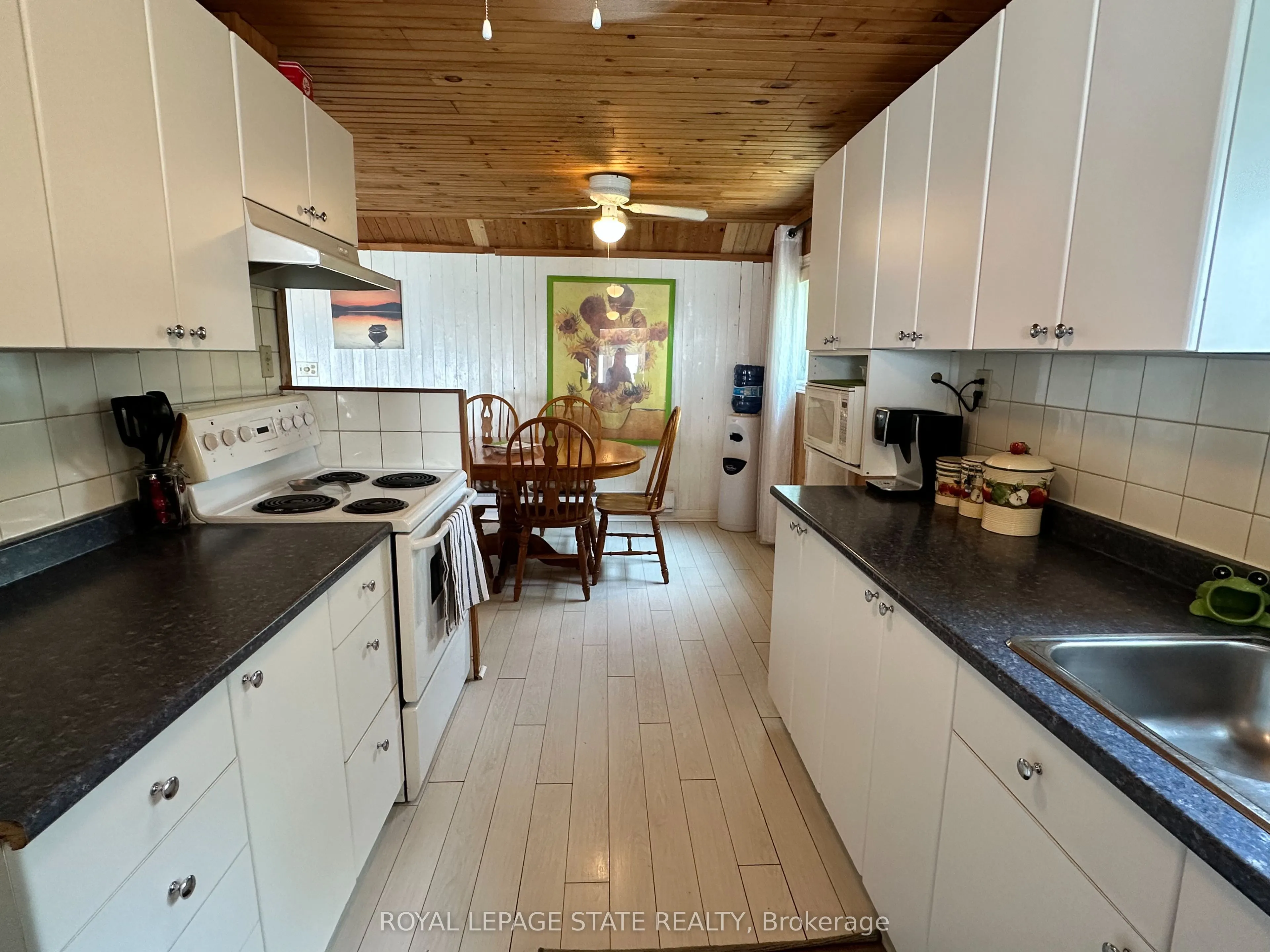 2110 Lakeshore Road