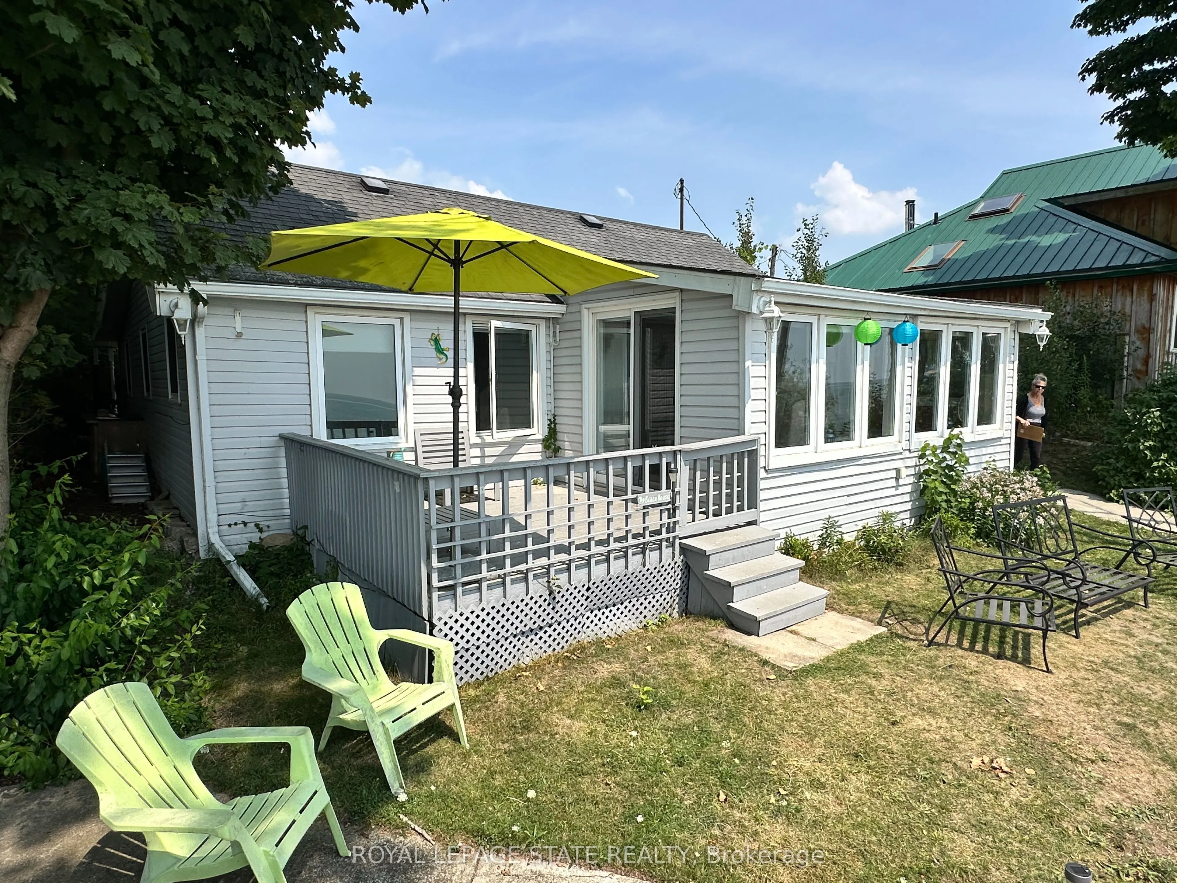 2110 Lakeshore Road