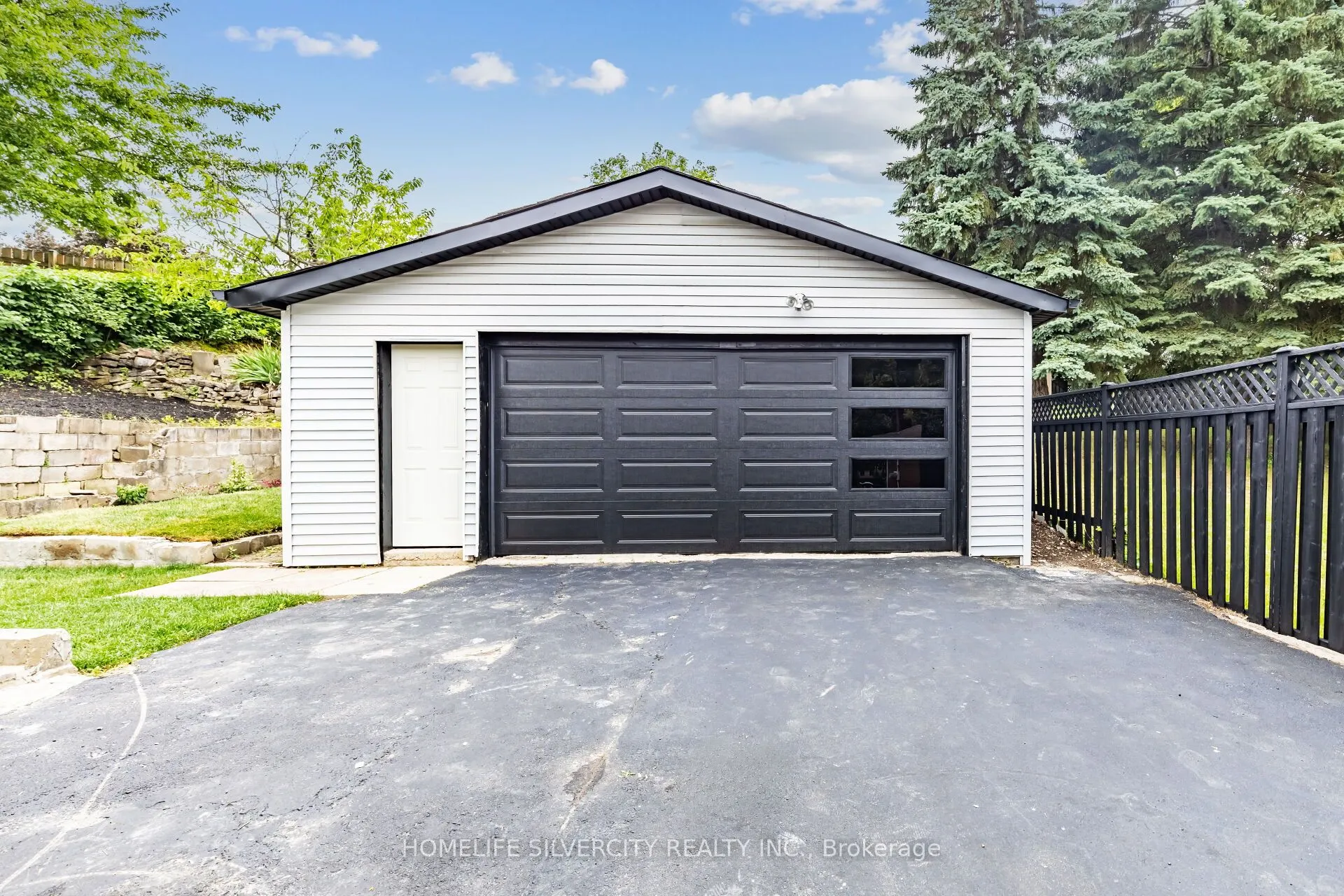 4 Hipel Avenue