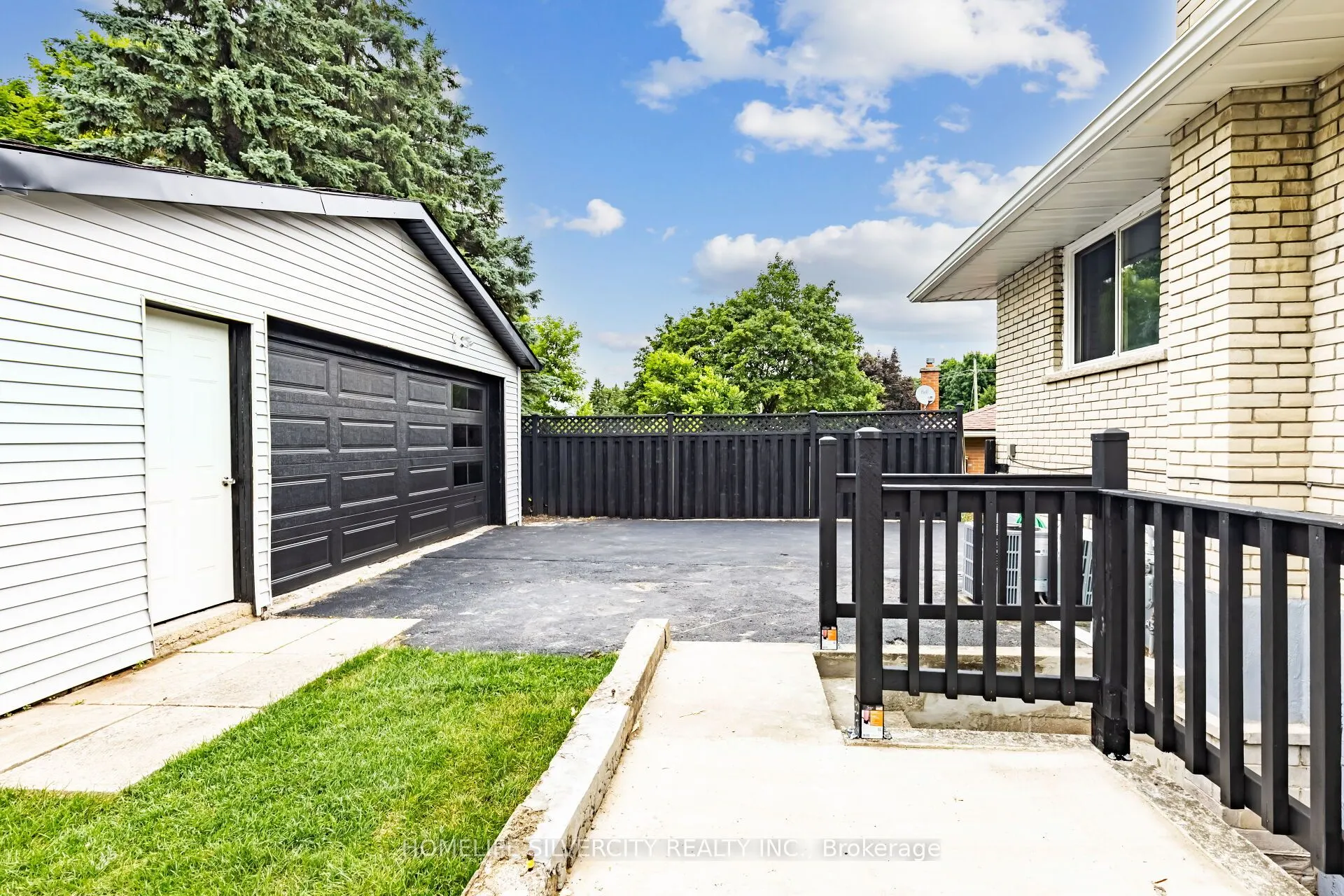 4 Hipel Avenue