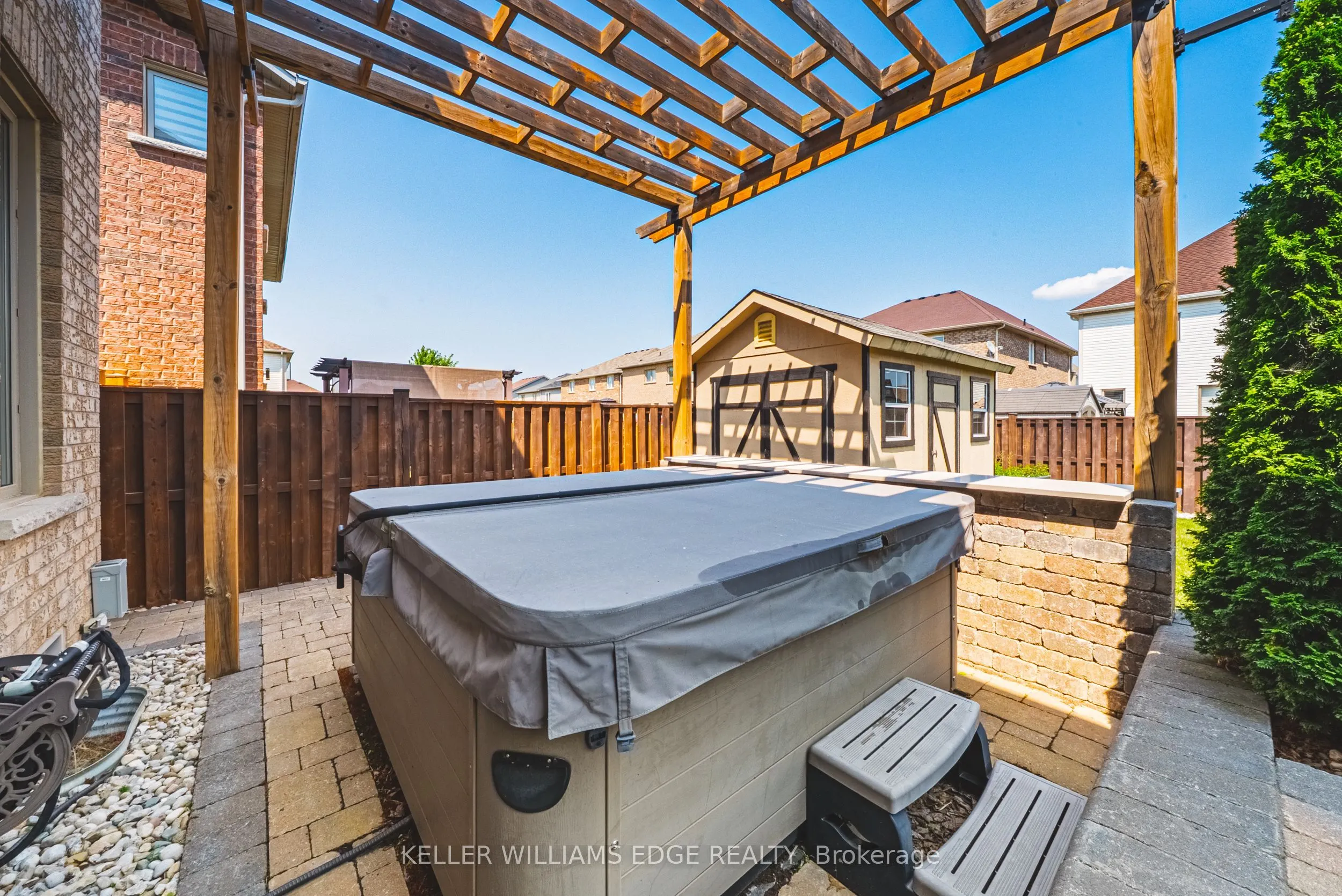 8788 Dogwood Crescent