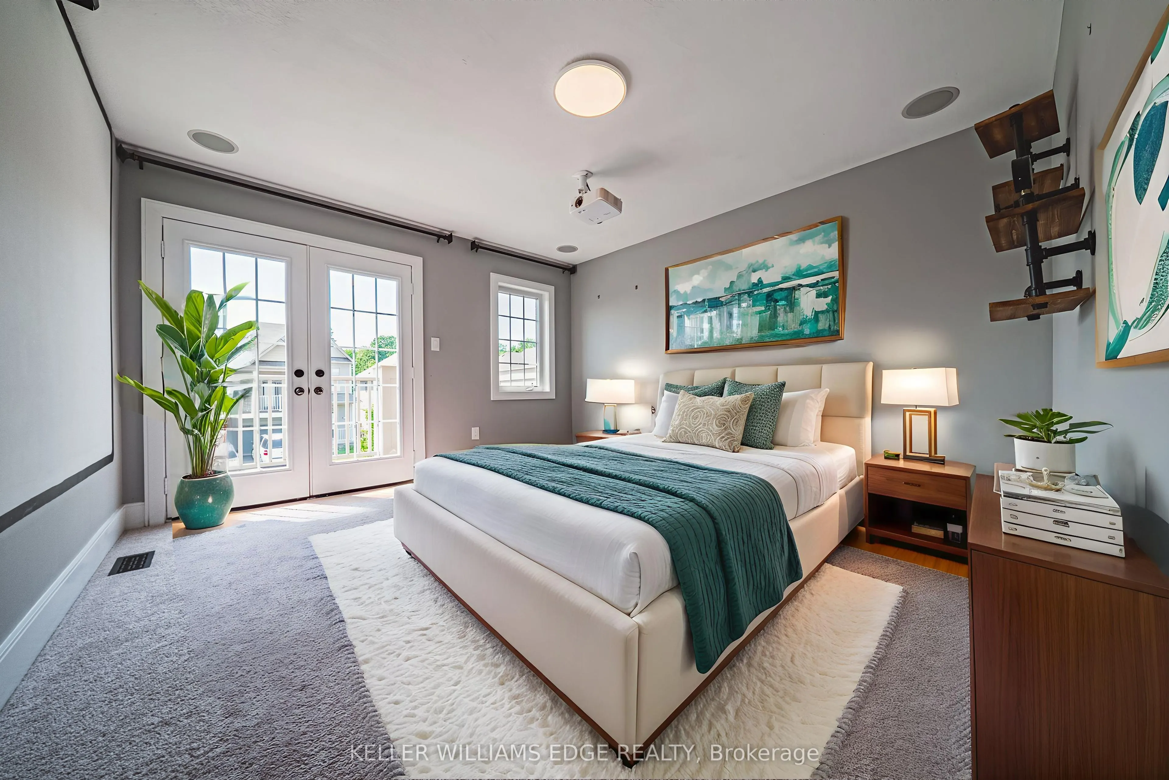 8788 Dogwood Crescent
