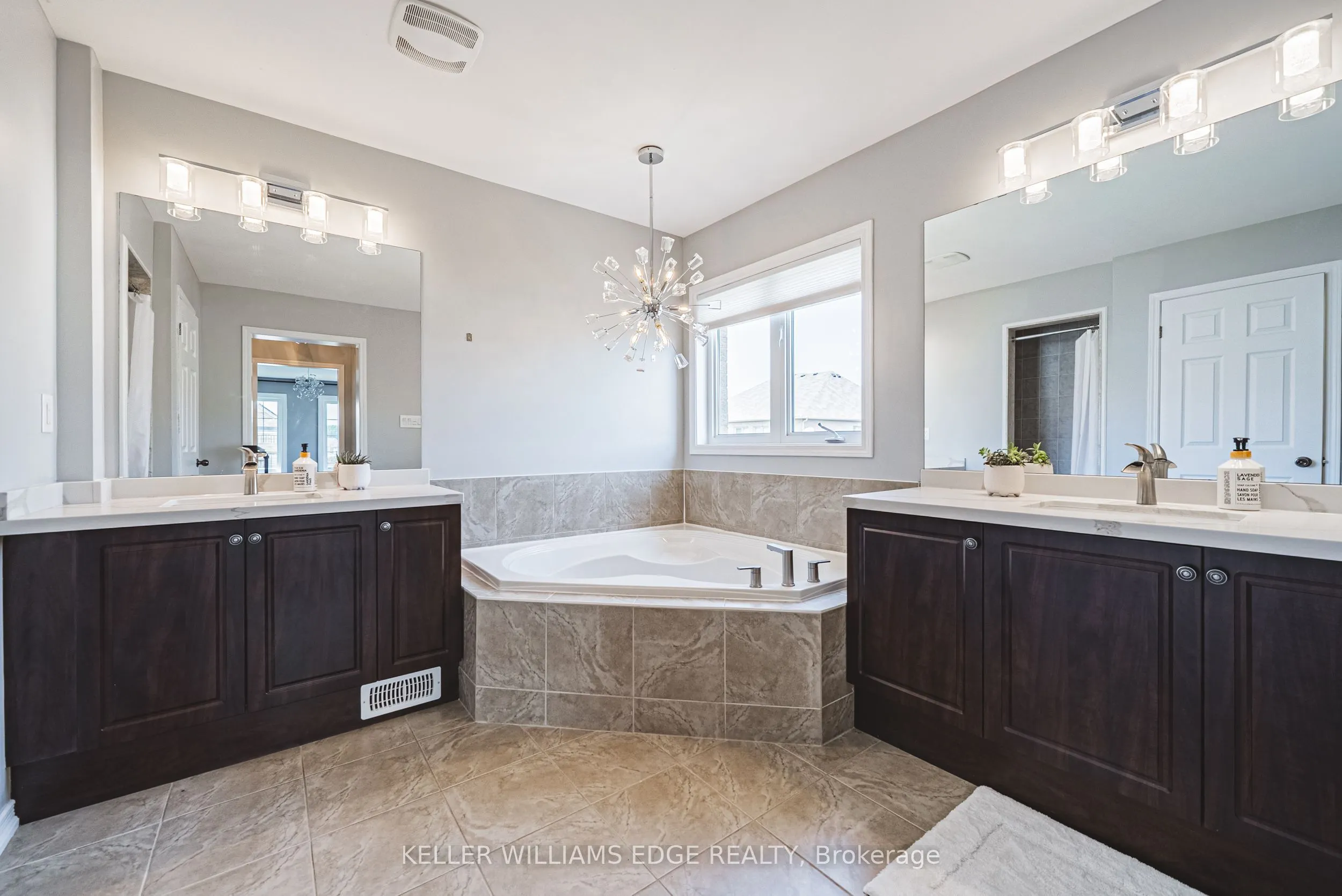 8788 Dogwood Crescent