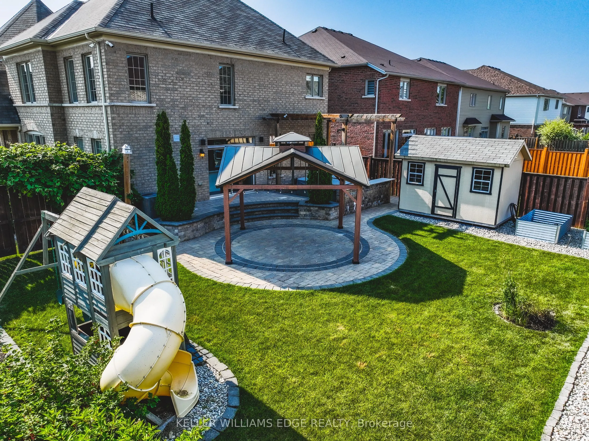 8788 Dogwood Crescent