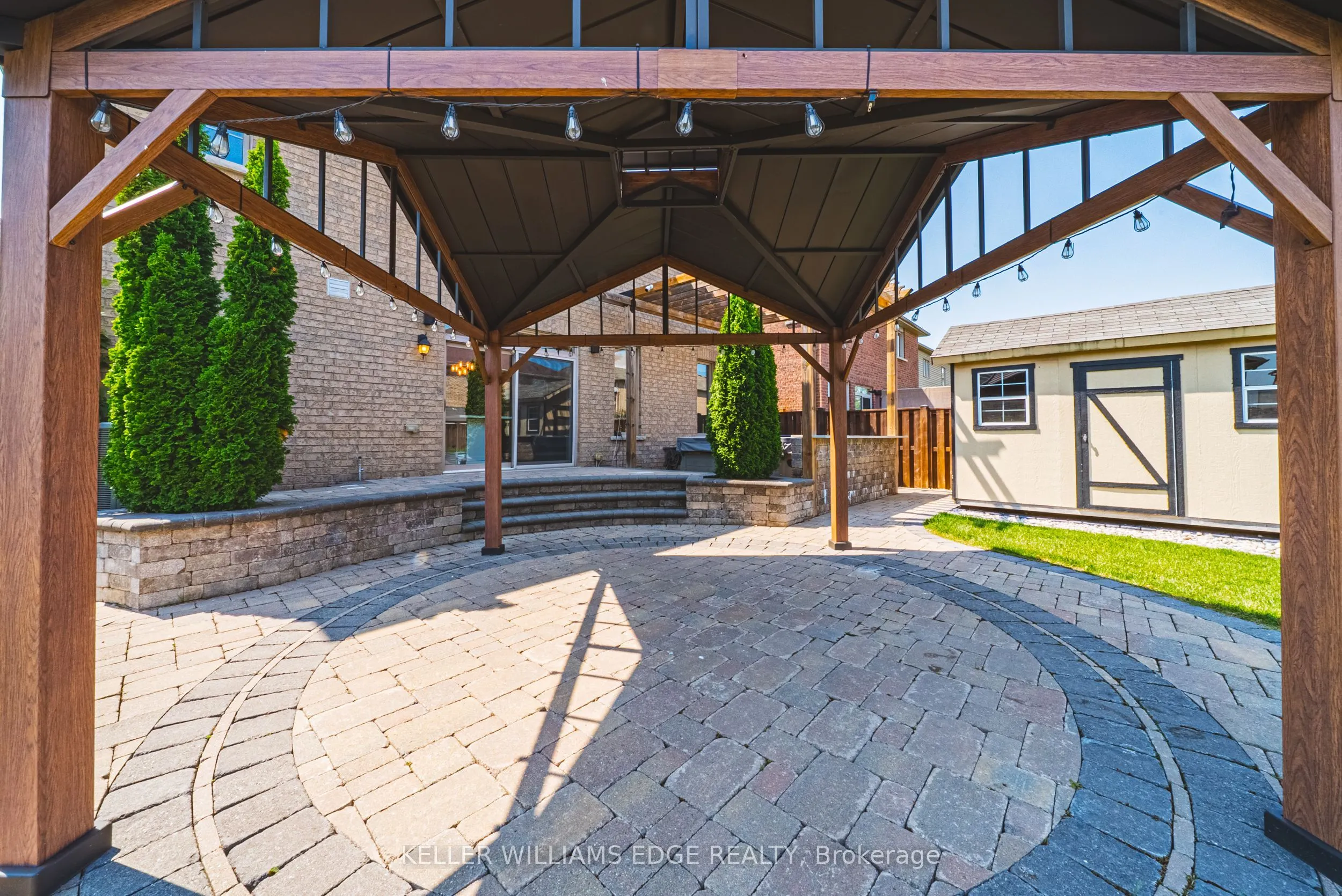 8788 Dogwood Crescent
