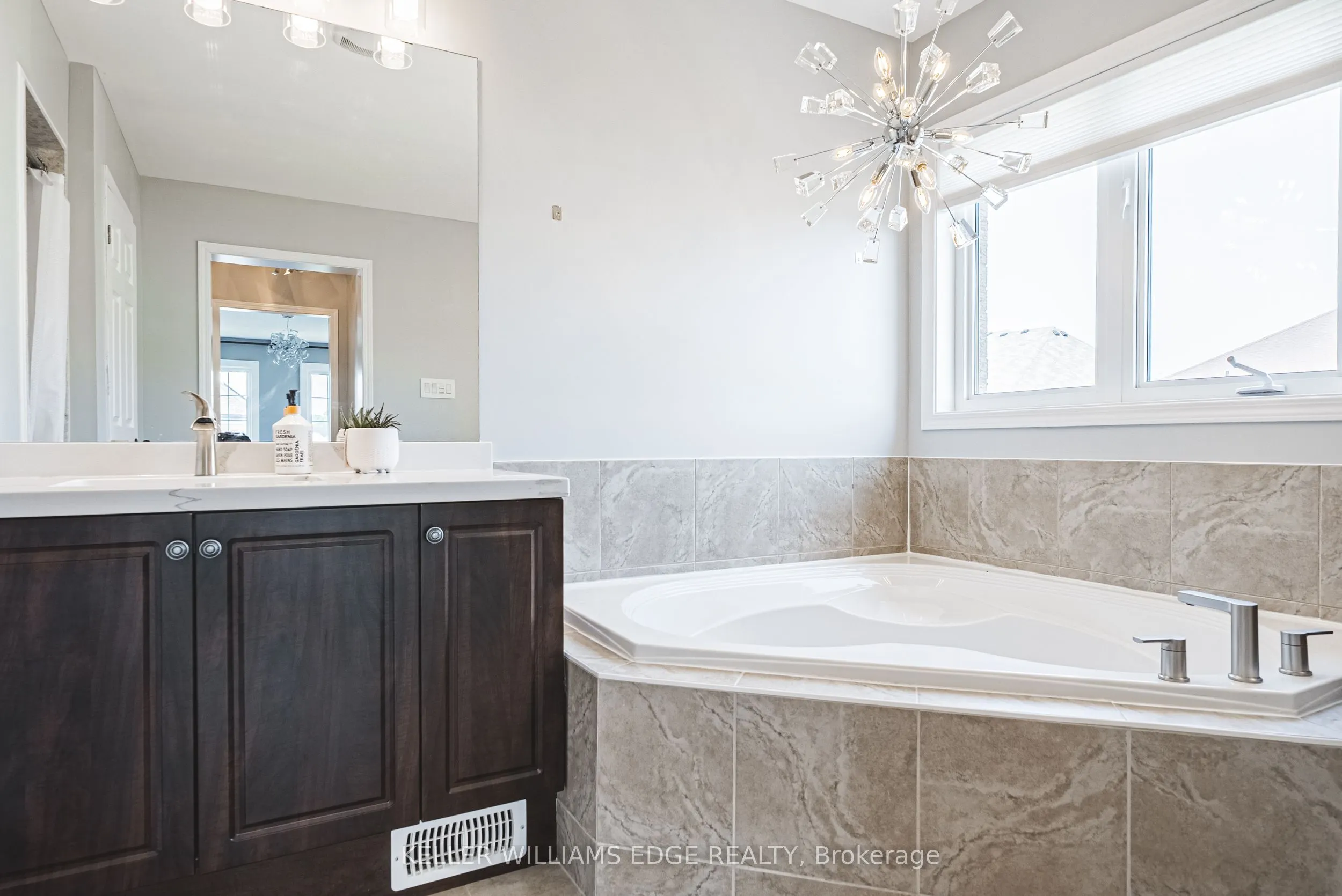 8788 Dogwood Crescent
